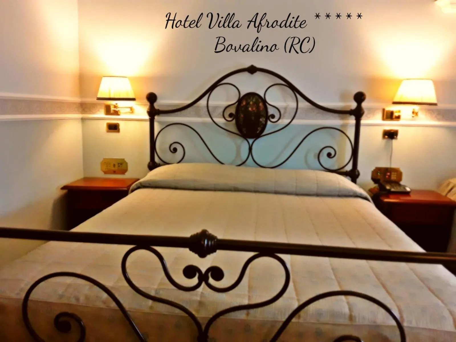 Bed in Afrodite Boutique Hotel