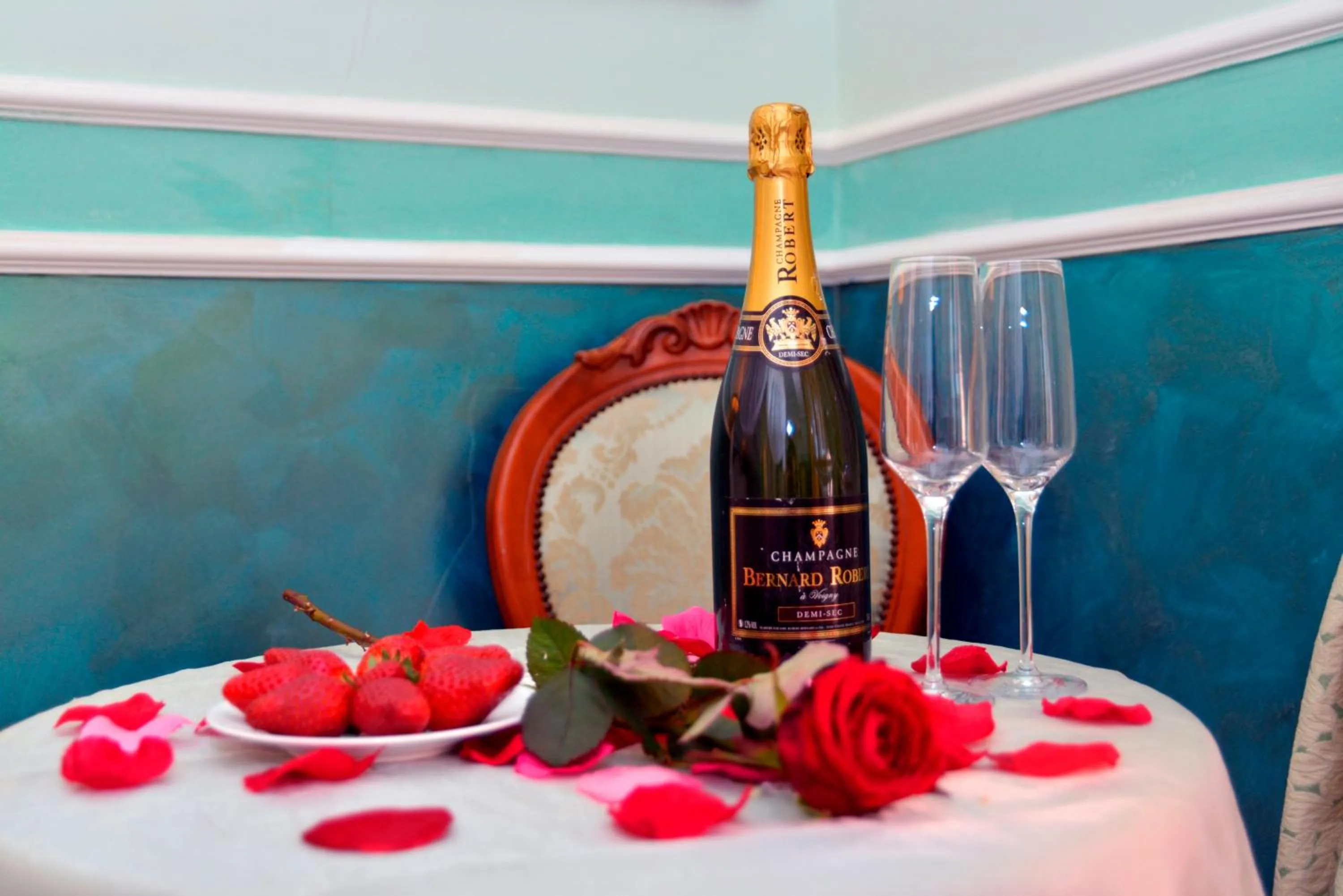 Alcoholic drinks in Afrodite Boutique Hotel