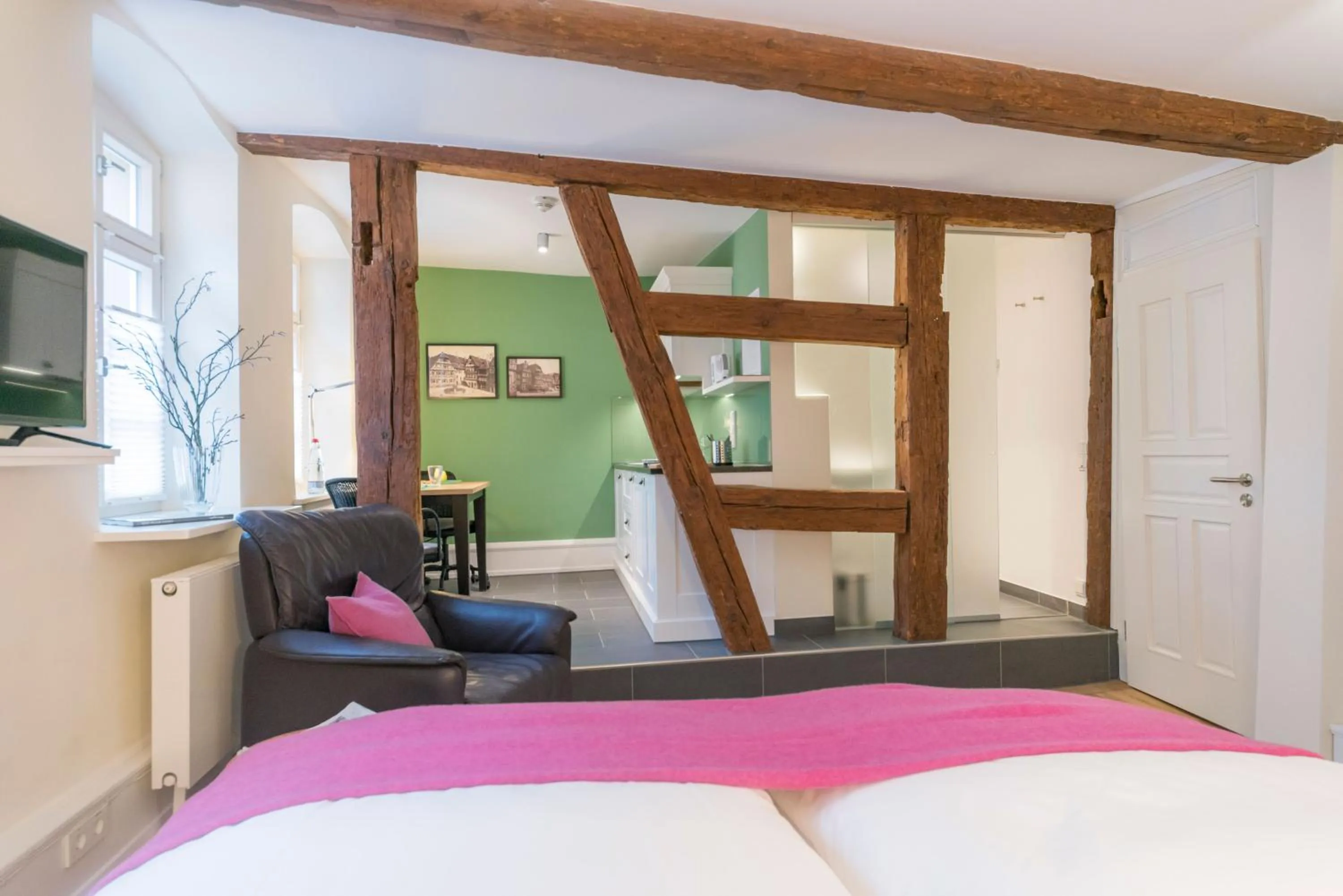 Photo of the whole room, Bed in Gästehaus am Marktbrunnen