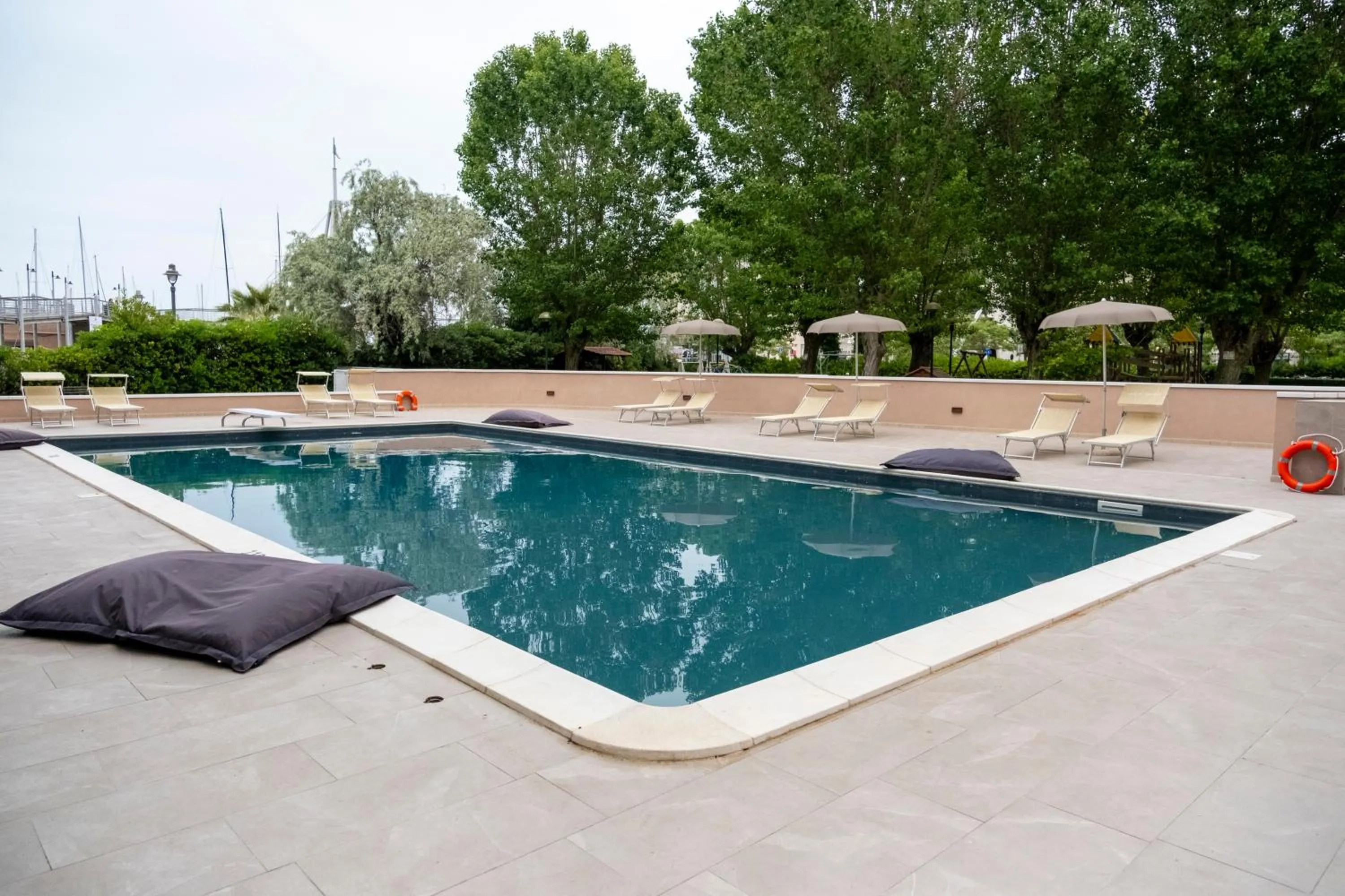 Swimming pool in Hotel St Gregory Park