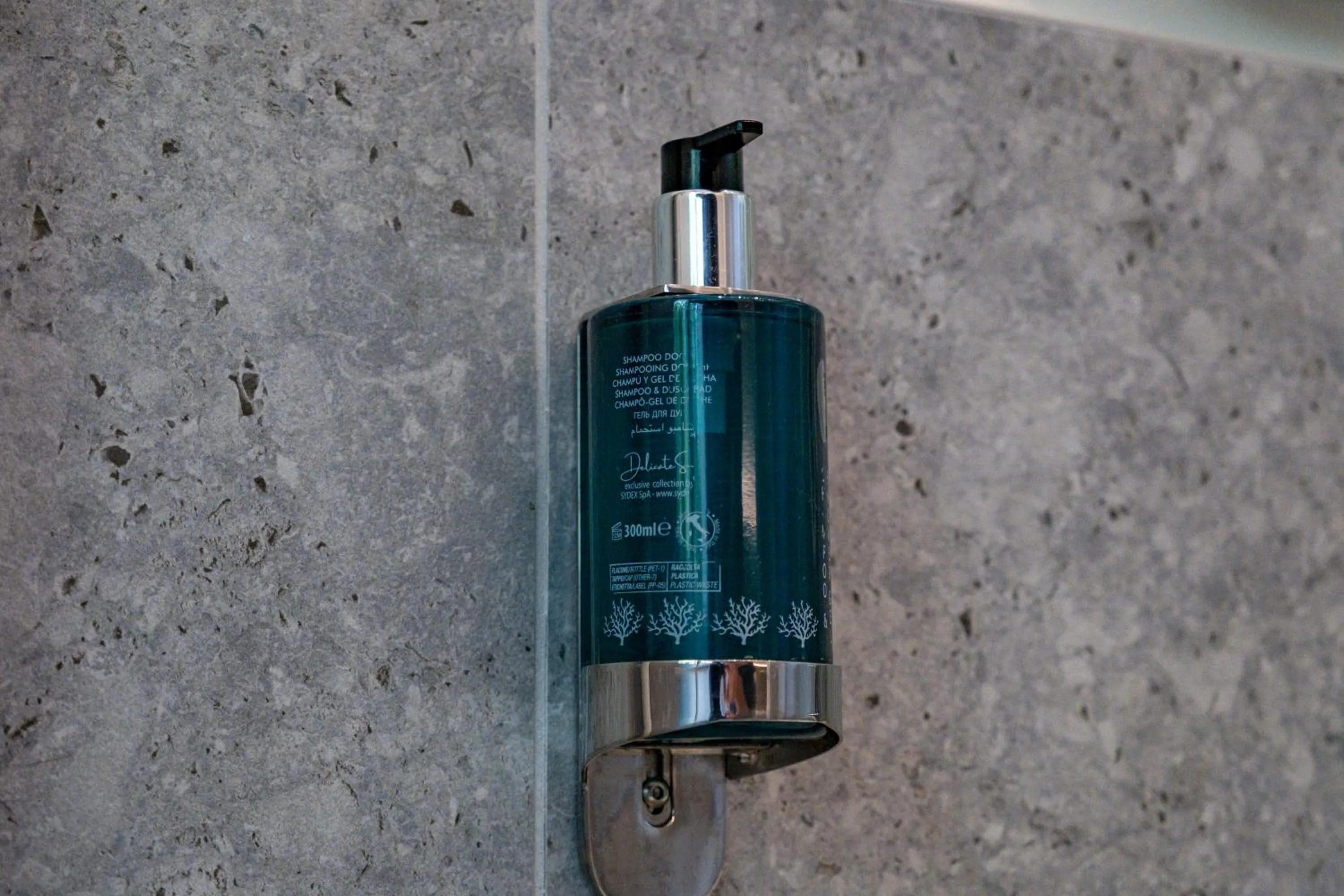 Shower in Hotel St Gregory Park