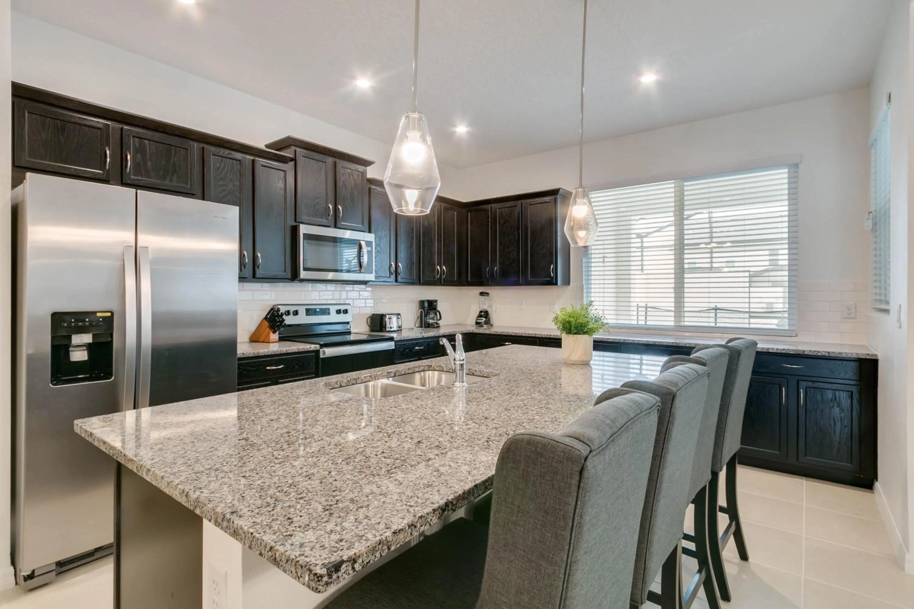 Property building in 4 Bedrooms 4 Bathrooms Solara 8964 Ad