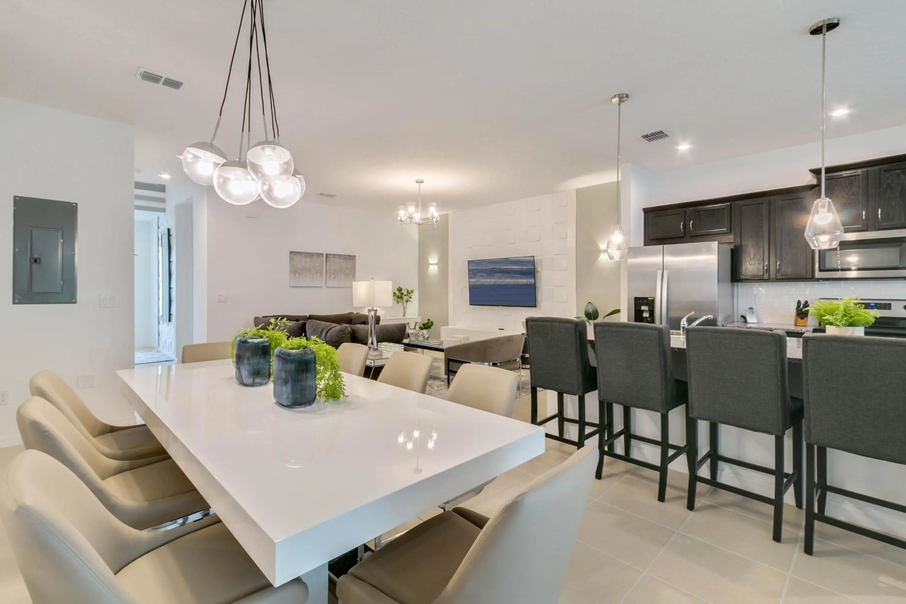 Property building in 4 Bedrooms 4 Bathrooms Solara 8964 Ad