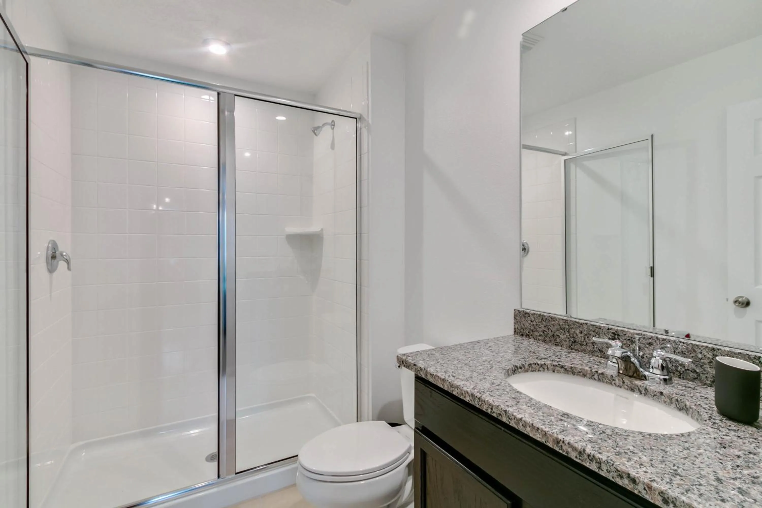 Property building in 4 Bedrooms 4 Bathrooms Solara 8964 Ad