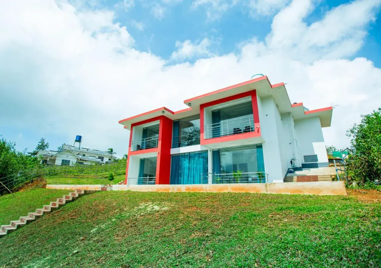 Property building in Hidden Valley Hill View Cottage Vagamon by VOYE HOMES - Rooms with Valley View Property building in Hidden Valley Hill View Cottage Vagamon by VOYE HOMES - Rooms with Valley View
