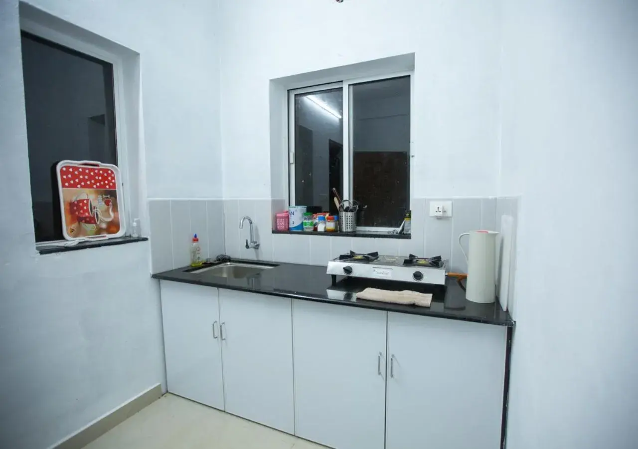 Kitchen or kitchenette in Hidden Valley Hill View Cottage Vagamon by VOYE HOMES - Rooms with Valley View Kitchen or kitchenette in Hidden Valley Hill View Cottage Vagamon by VOYE HOMES - Rooms with Valley View