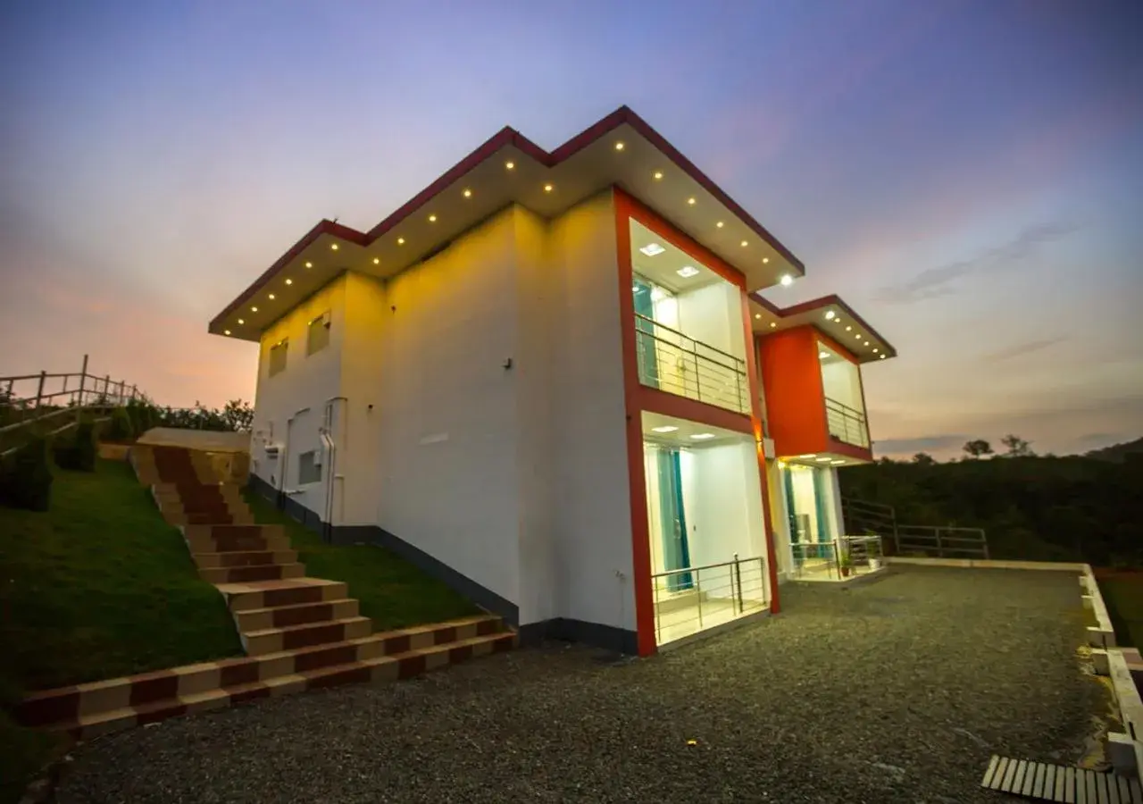 Property building in Hidden Valley Hill View Cottage Vagamon by VOYE HOMES - Rooms with Valley View Property building in Hidden Valley Hill View Cottage Vagamon by VOYE HOMES - Rooms with Valley View