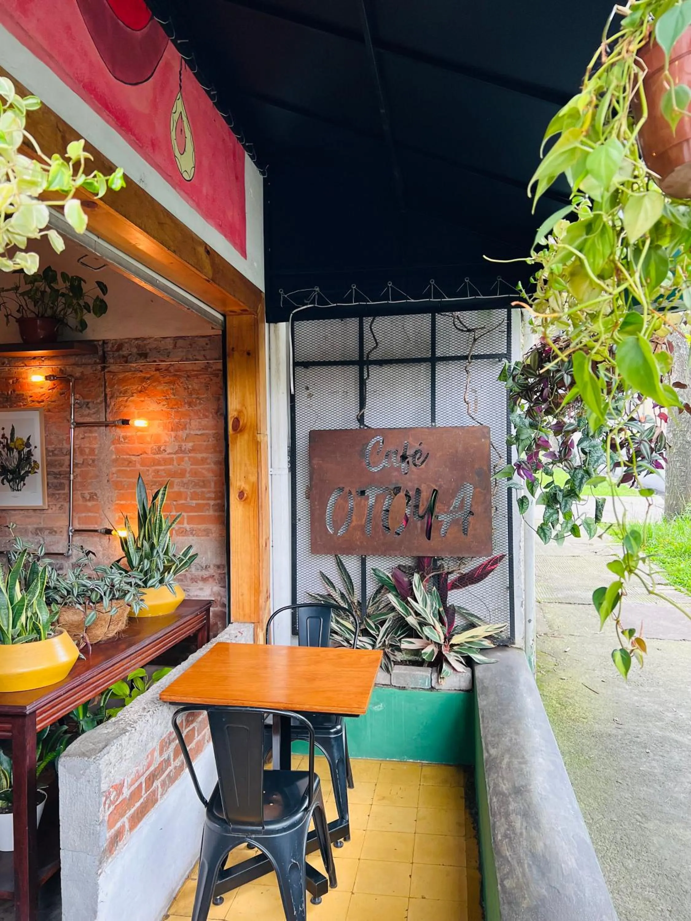 Restaurant/places to eat in Otoya 1907 Hotel