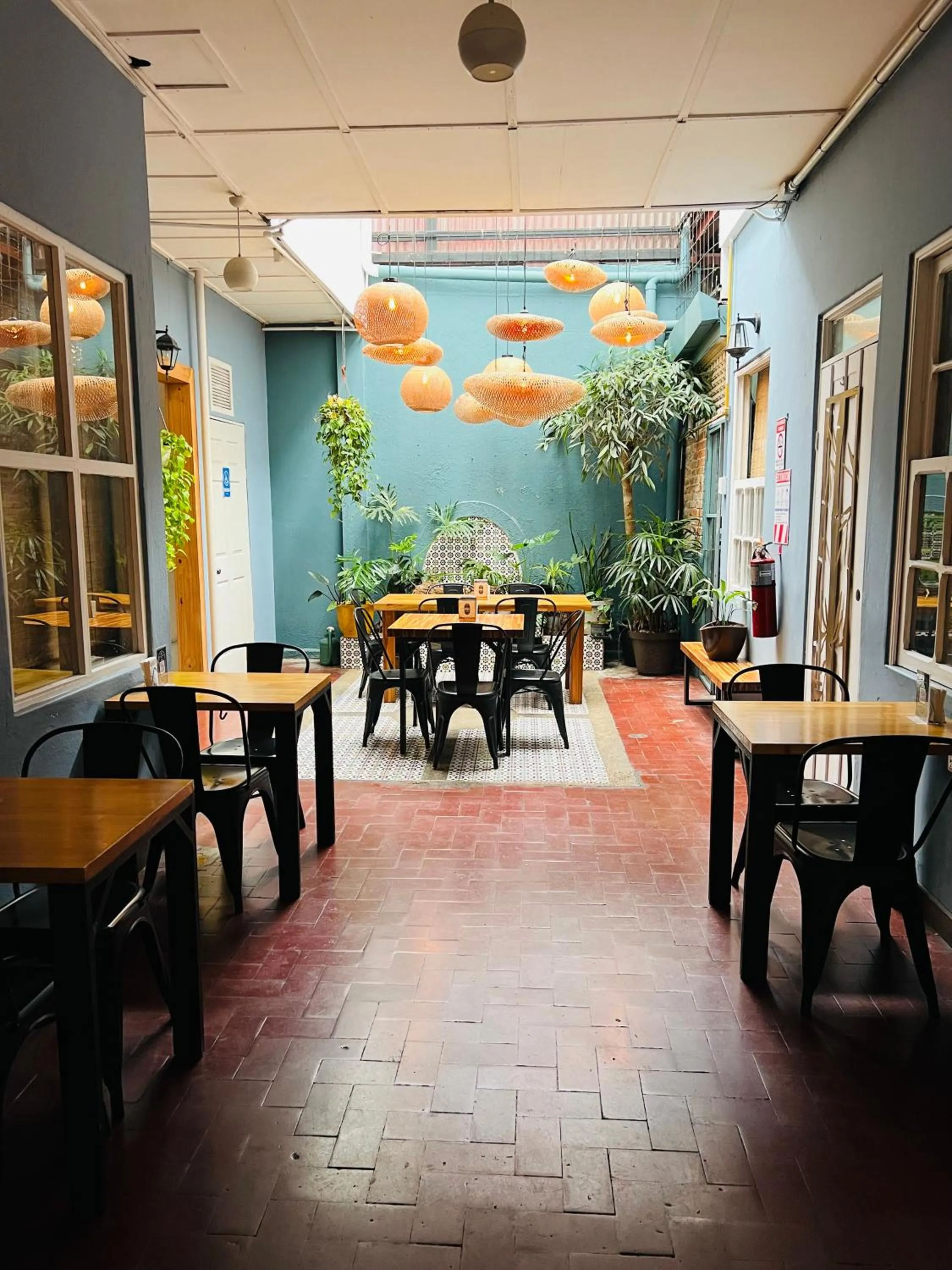 Restaurant/places to eat in Otoya 1907 Hotel