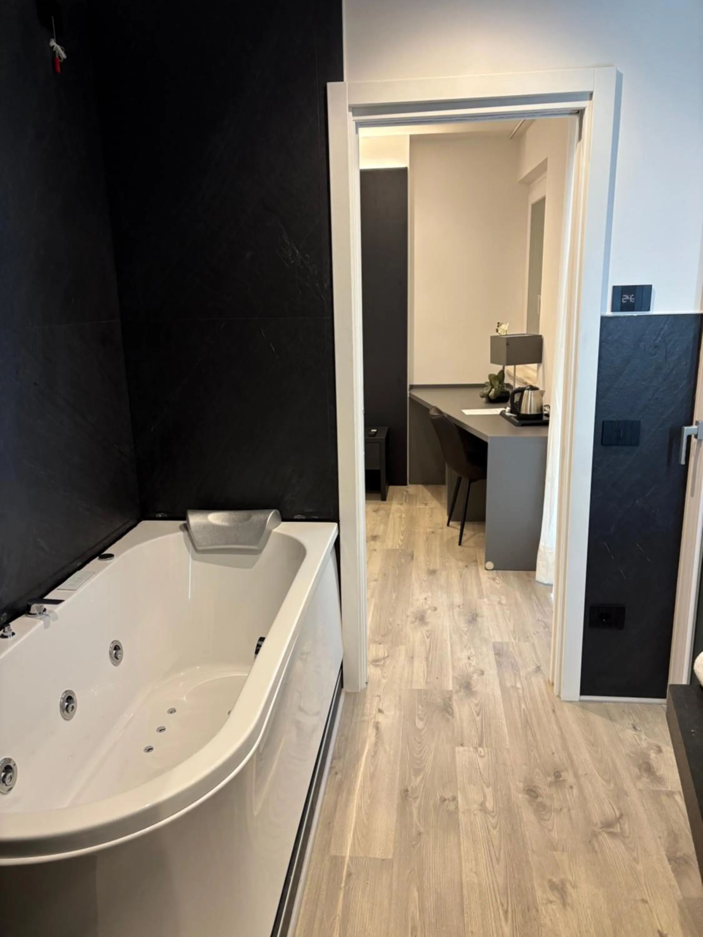 Bathroom in Albergo Cappello e Cadore