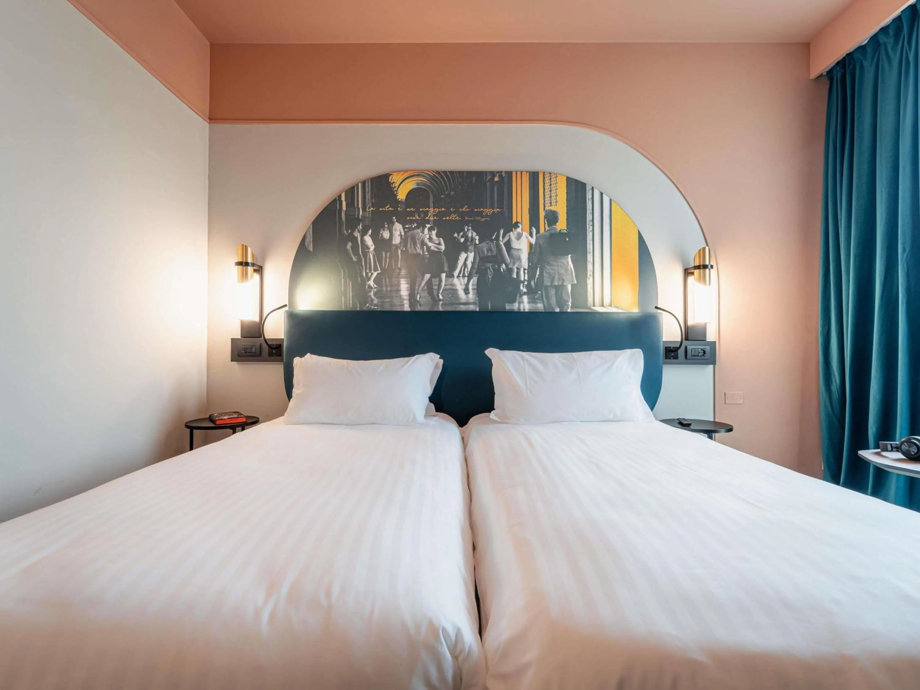 Bedroom, Bed in Mercure Bologna Centro