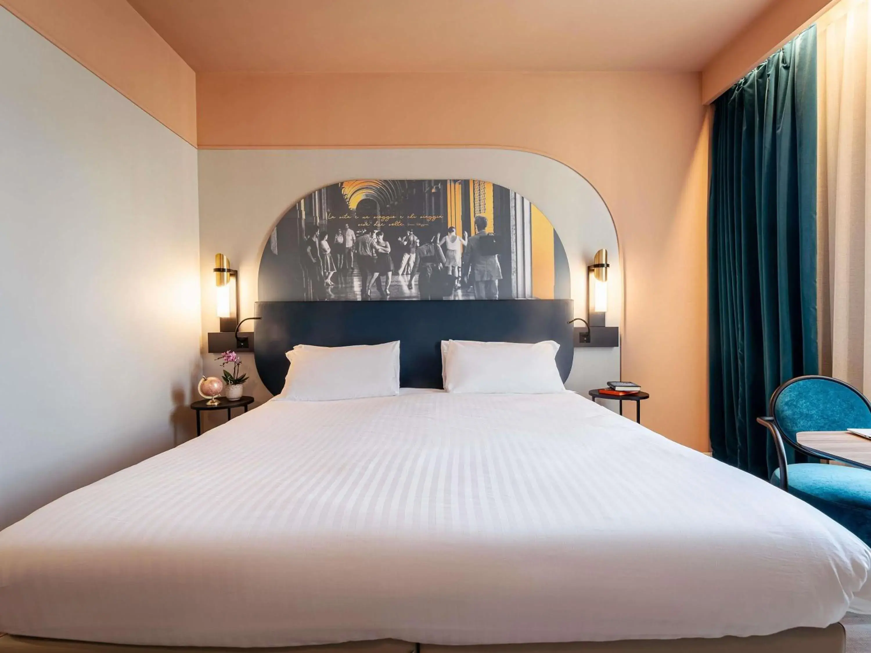 Bedroom, Bed in Mercure Bologna Centro Bedroom, Bed in Mercure Bologna Centro