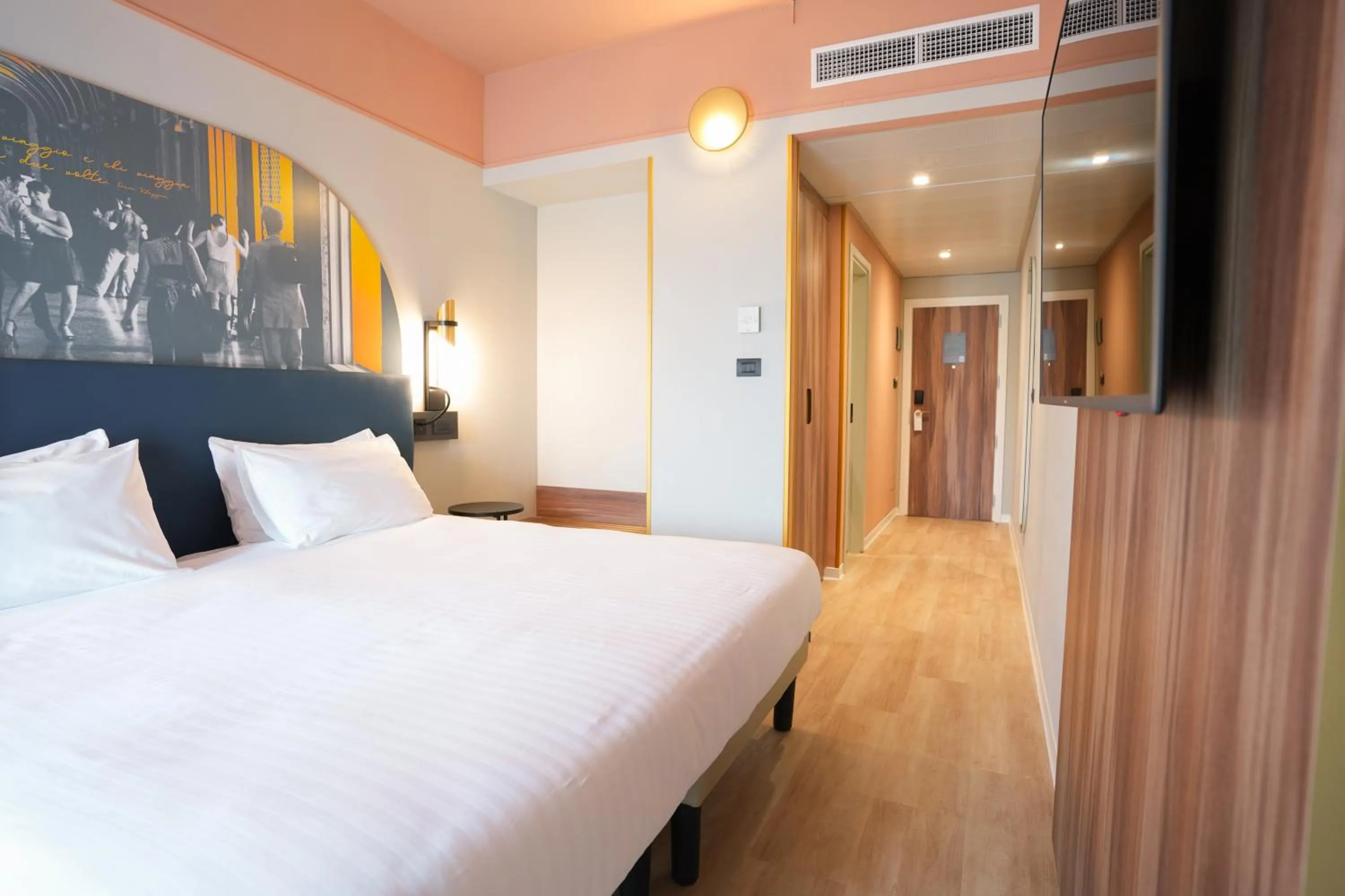 Bedroom, Bed in Mercure Bologna Centro