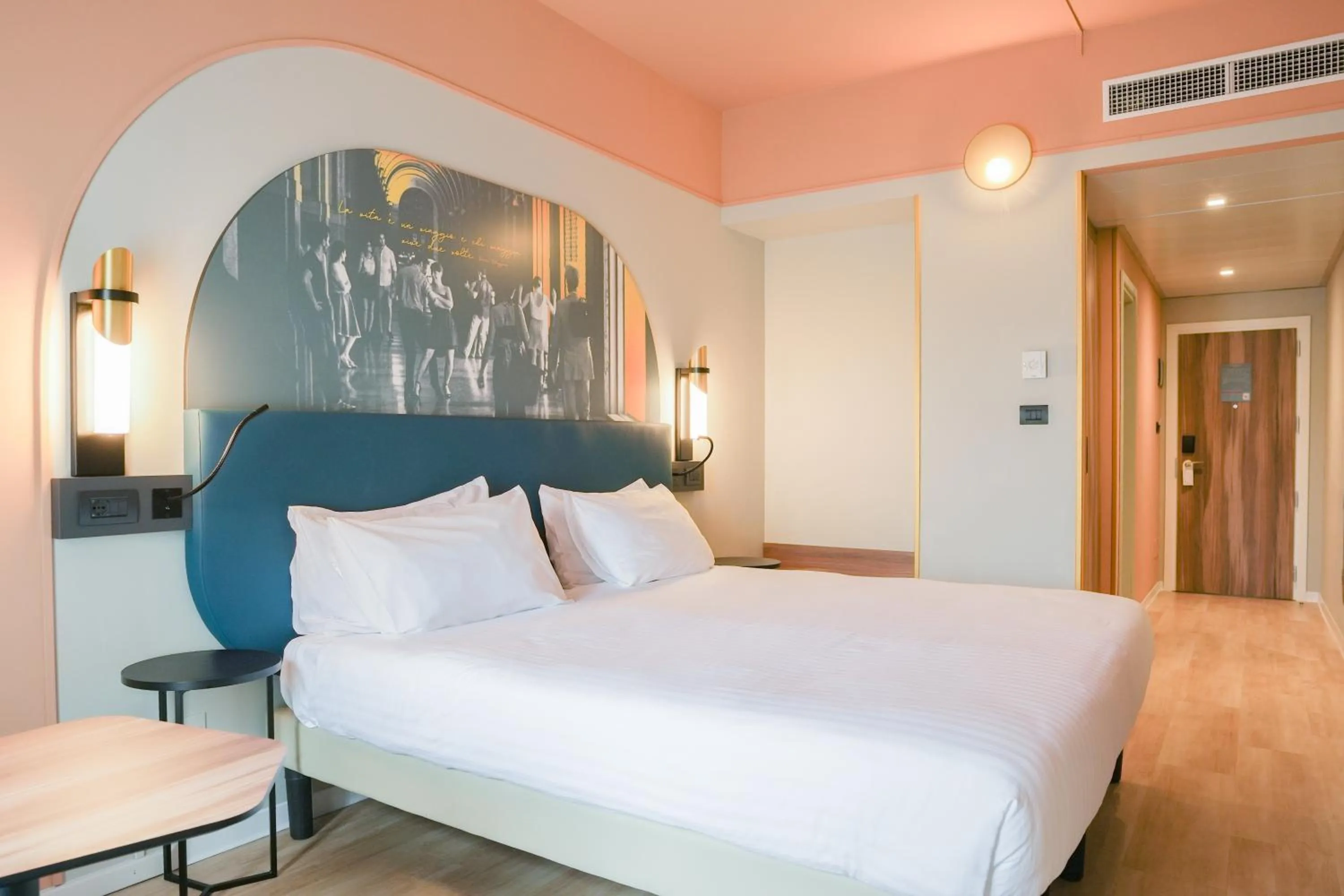 Bed in Mercure Bologna Centro