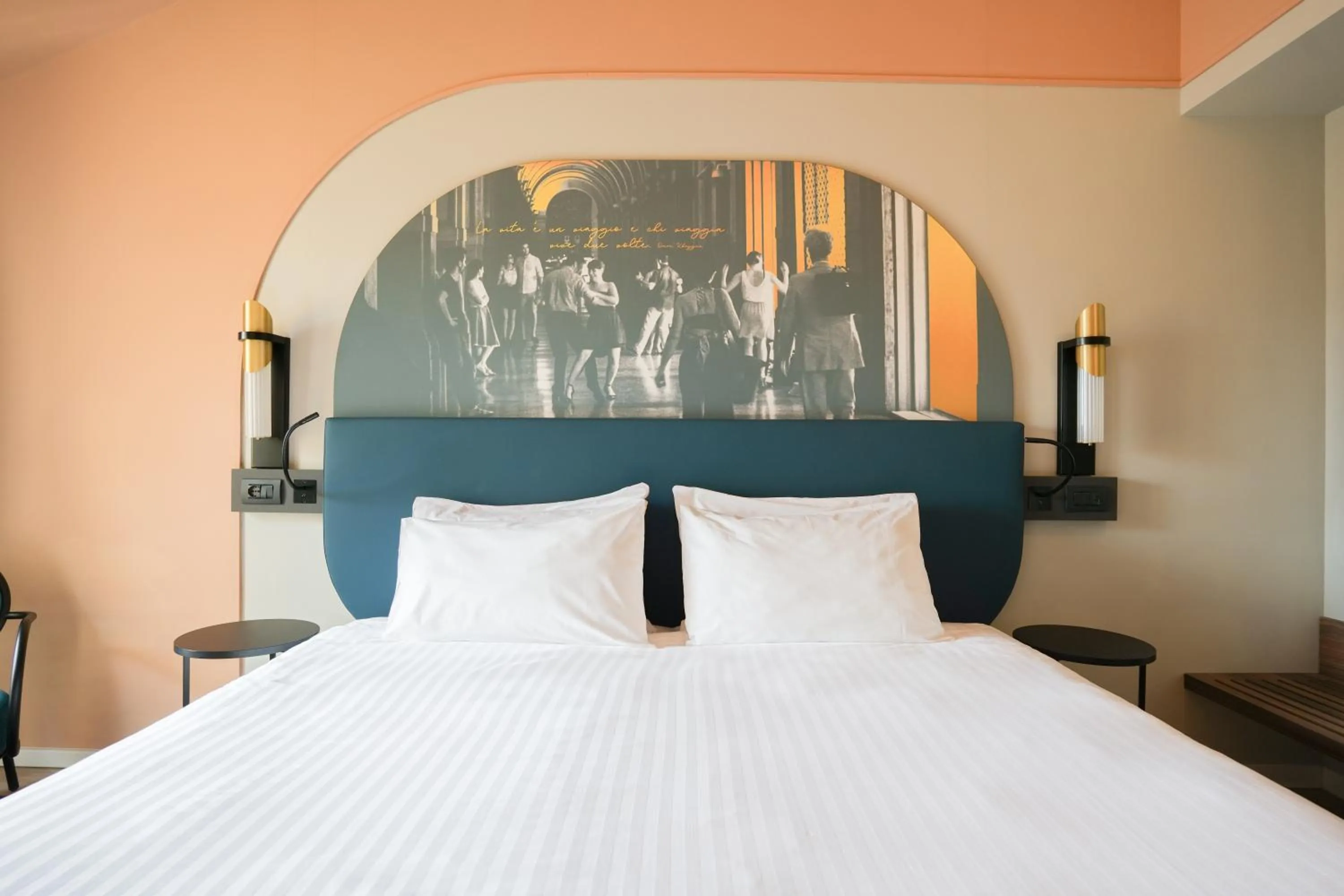 Bed in Mercure Bologna Centro