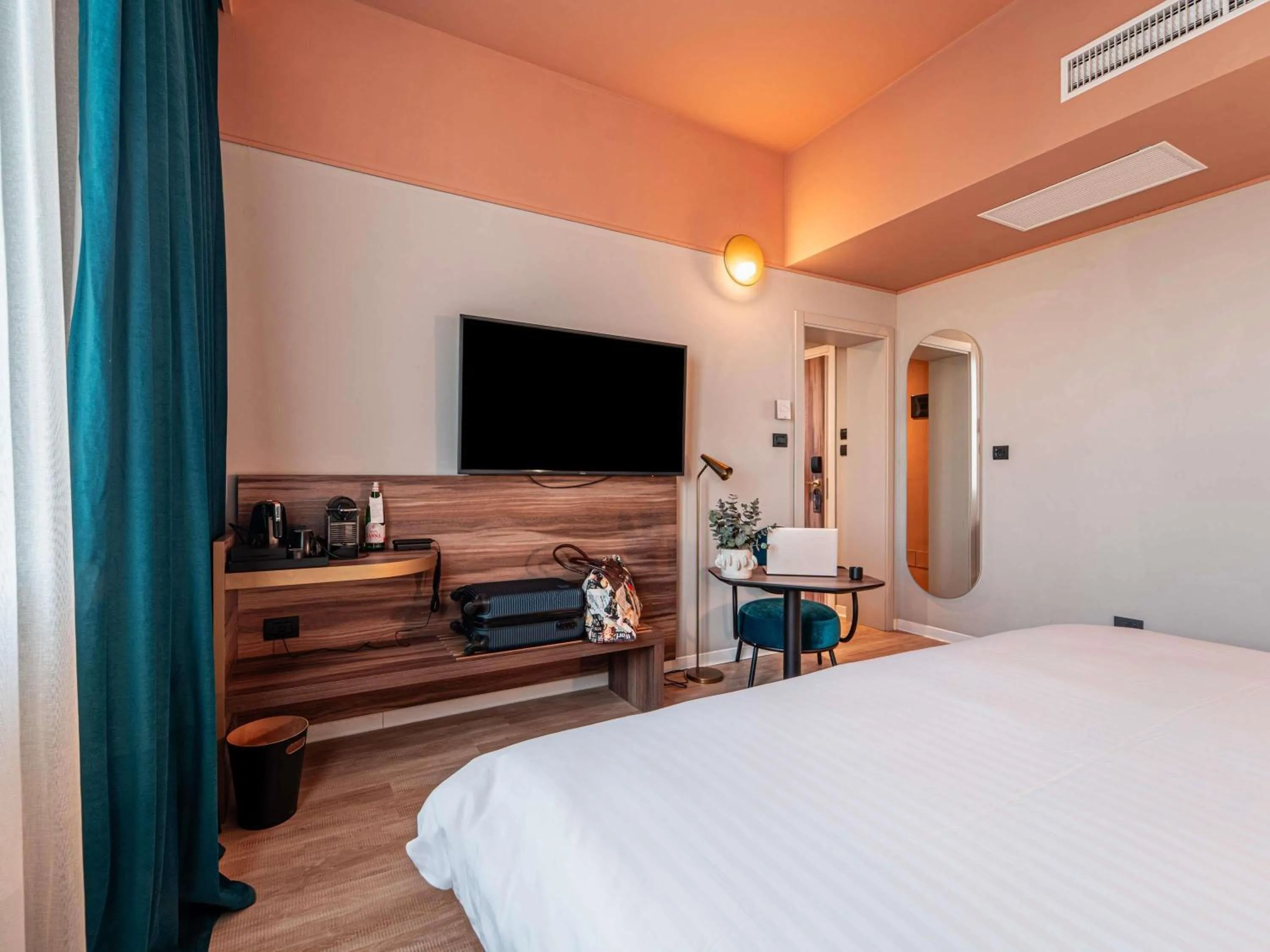 Bedroom, Bed in Mercure Bologna Centro