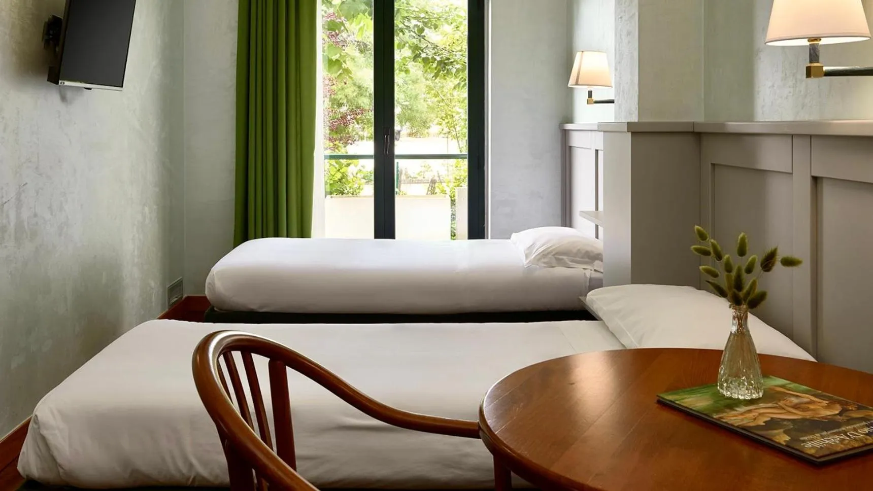 Bed in Hotel Santacroce Meeting