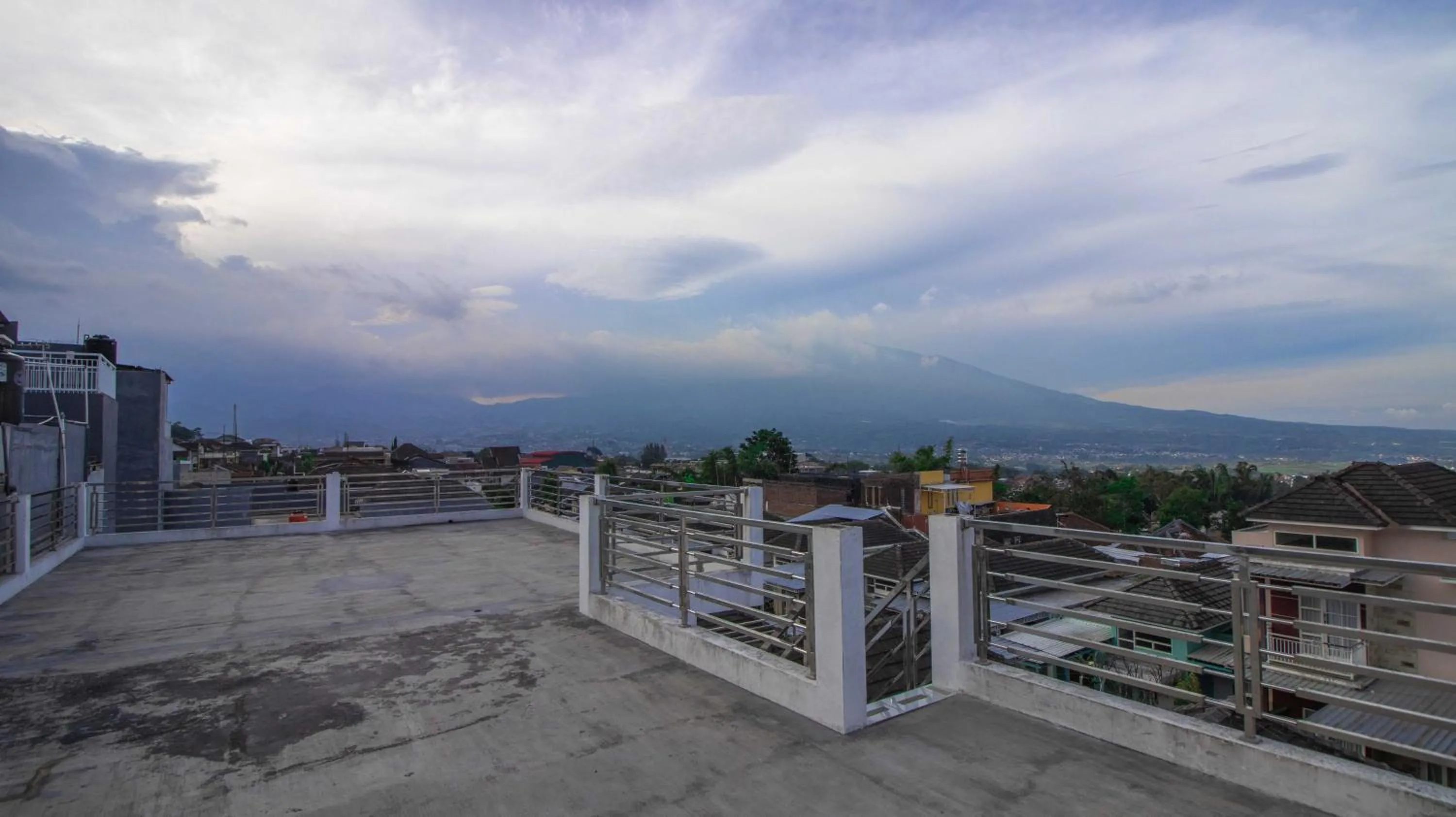 Mountain view in Villa El Nino 5 Bedroom dengan Rooftop Mountain View