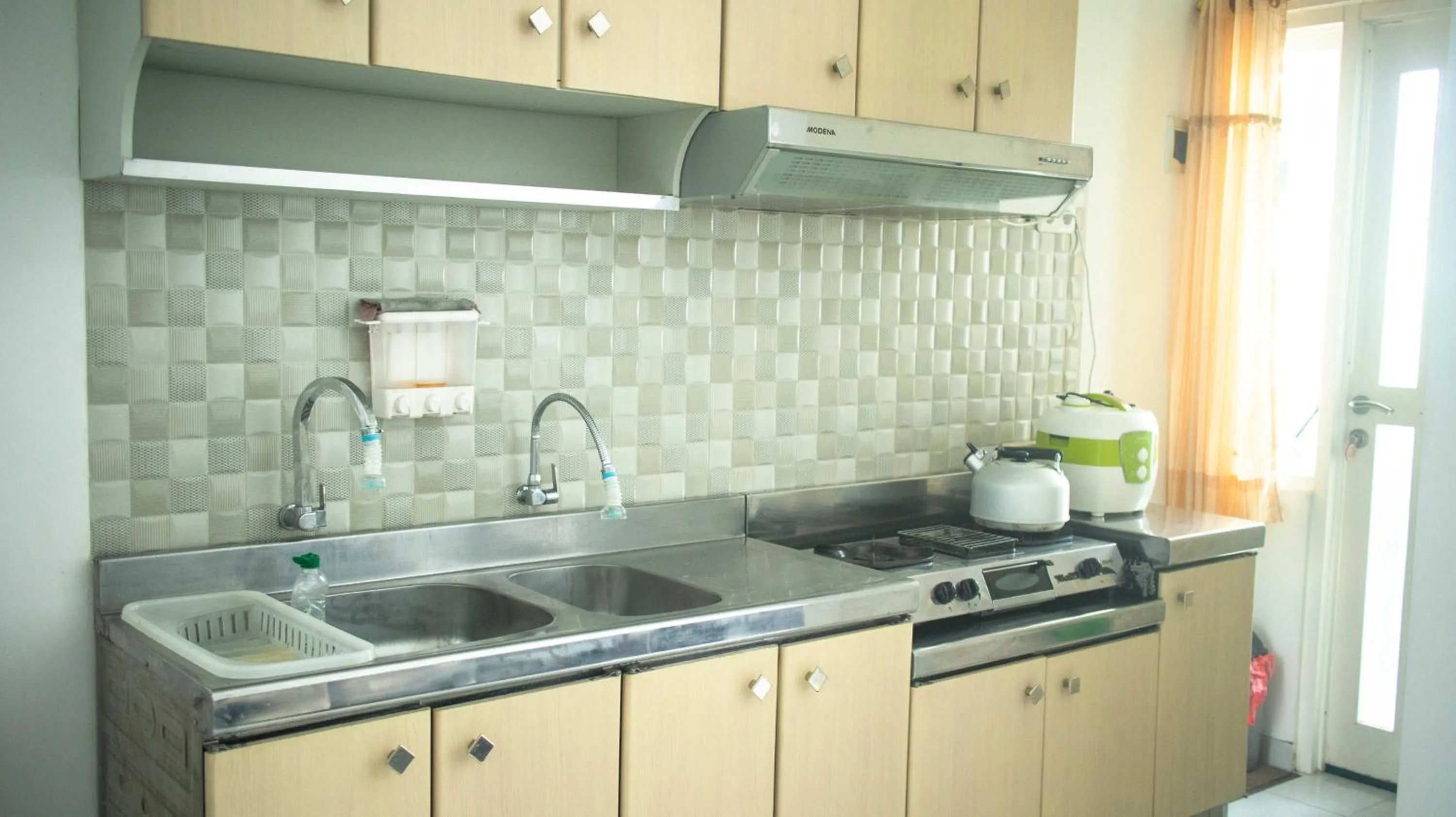 Kitchen or kitchenette in Villa El Nino 5 Bedroom dengan Rooftop Mountain View