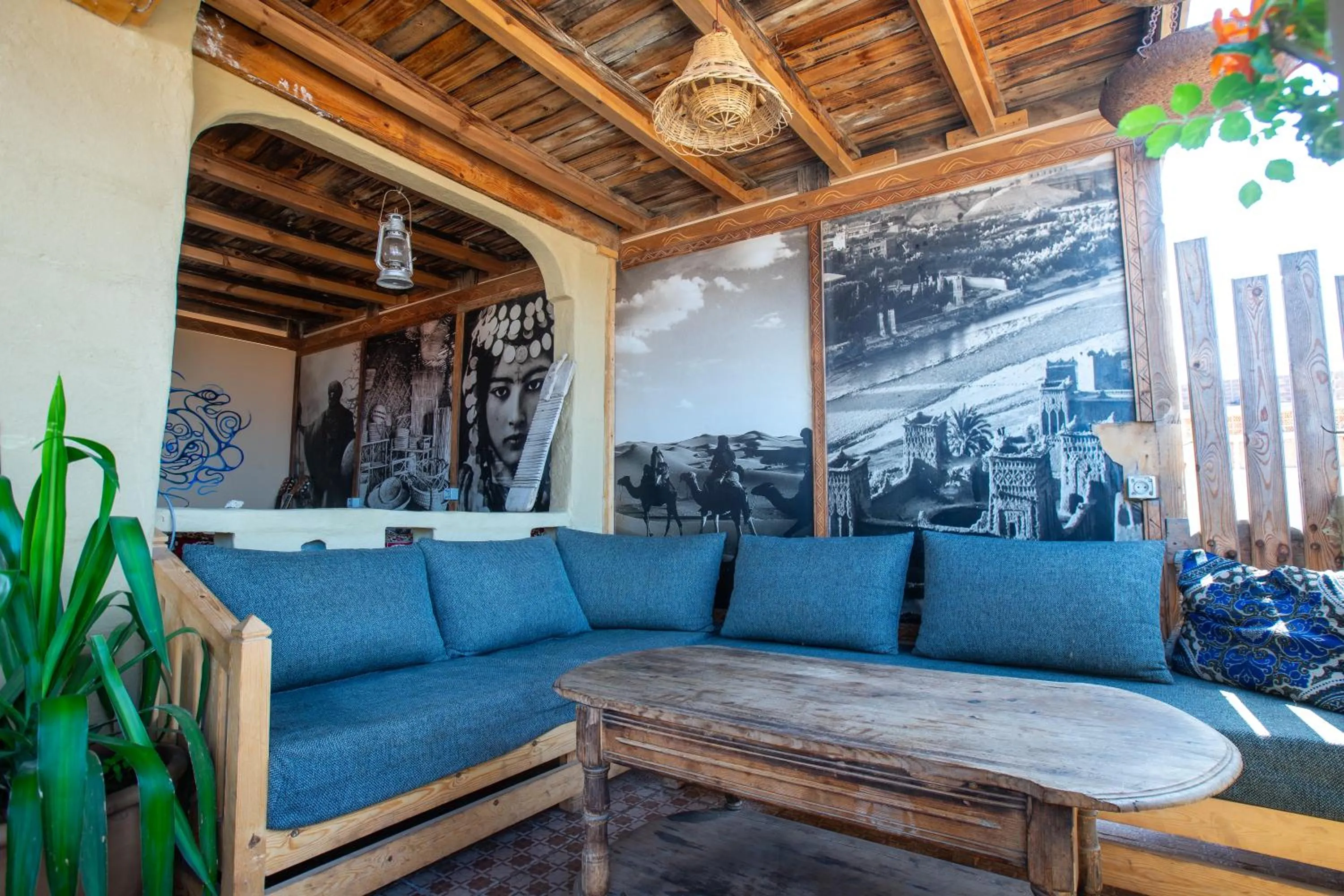 Seating area in Anza surfhouse