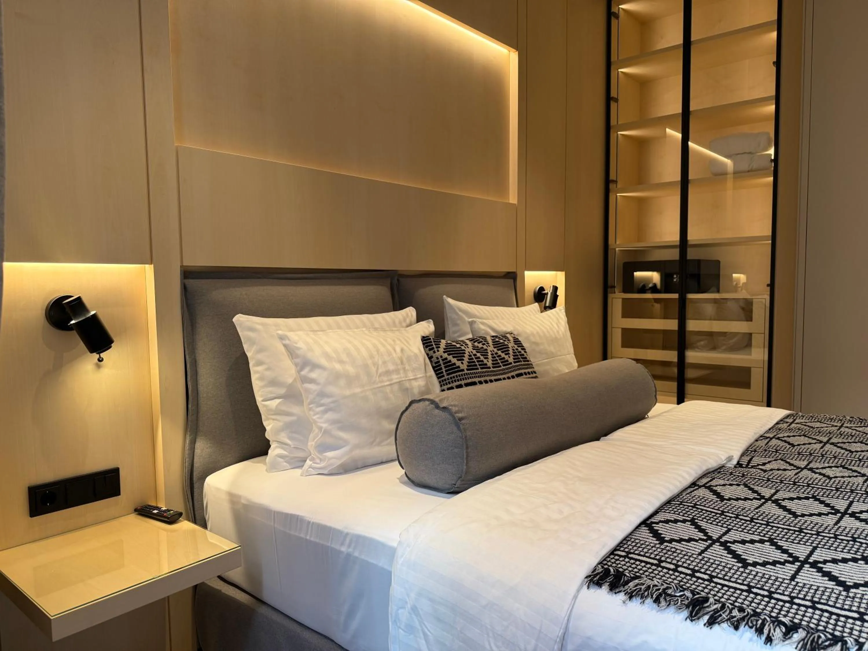 Bed in Mr(s)STiL Design Apartments