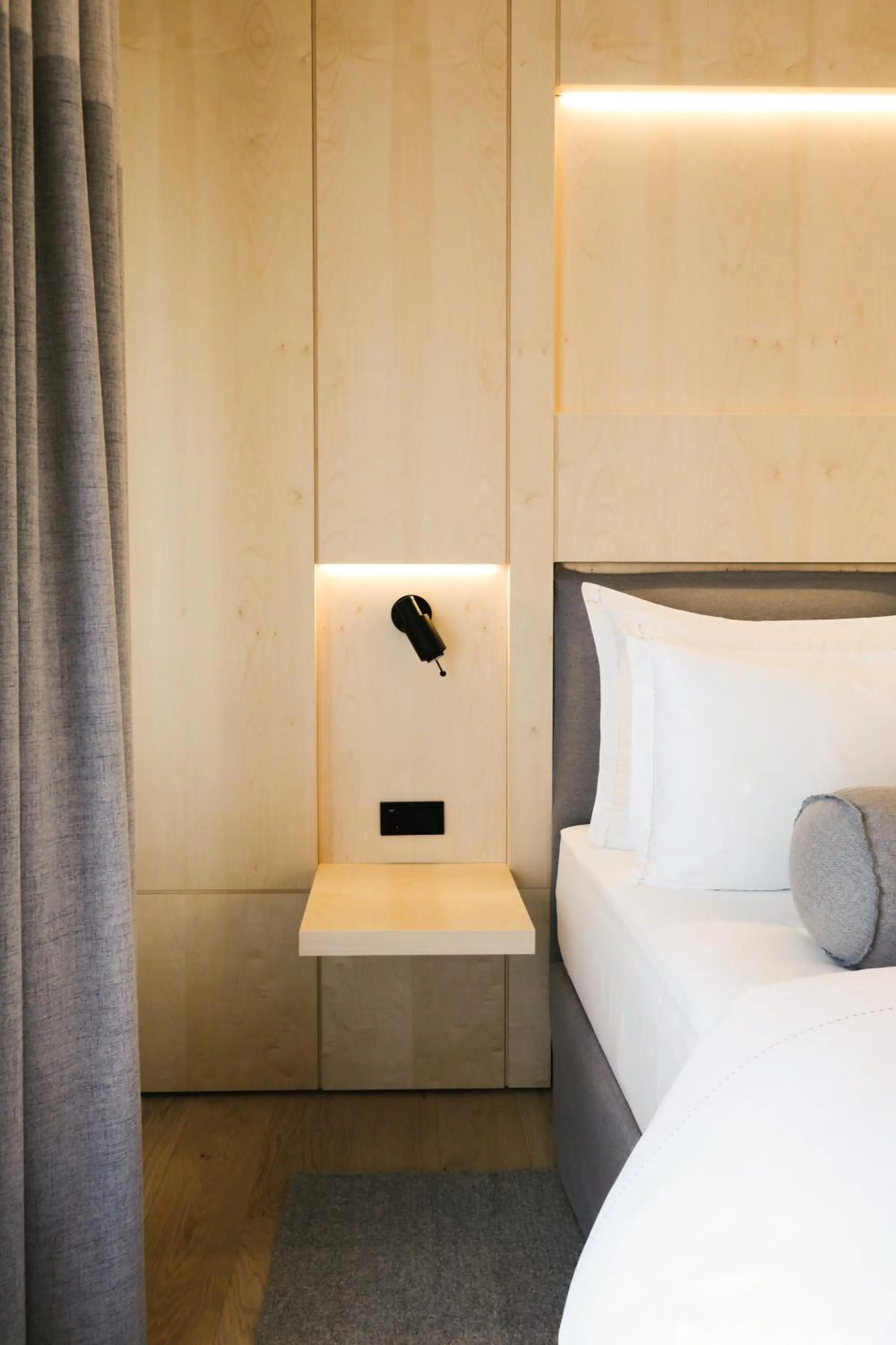 Bed in Mr(s)STiL Design Apartments