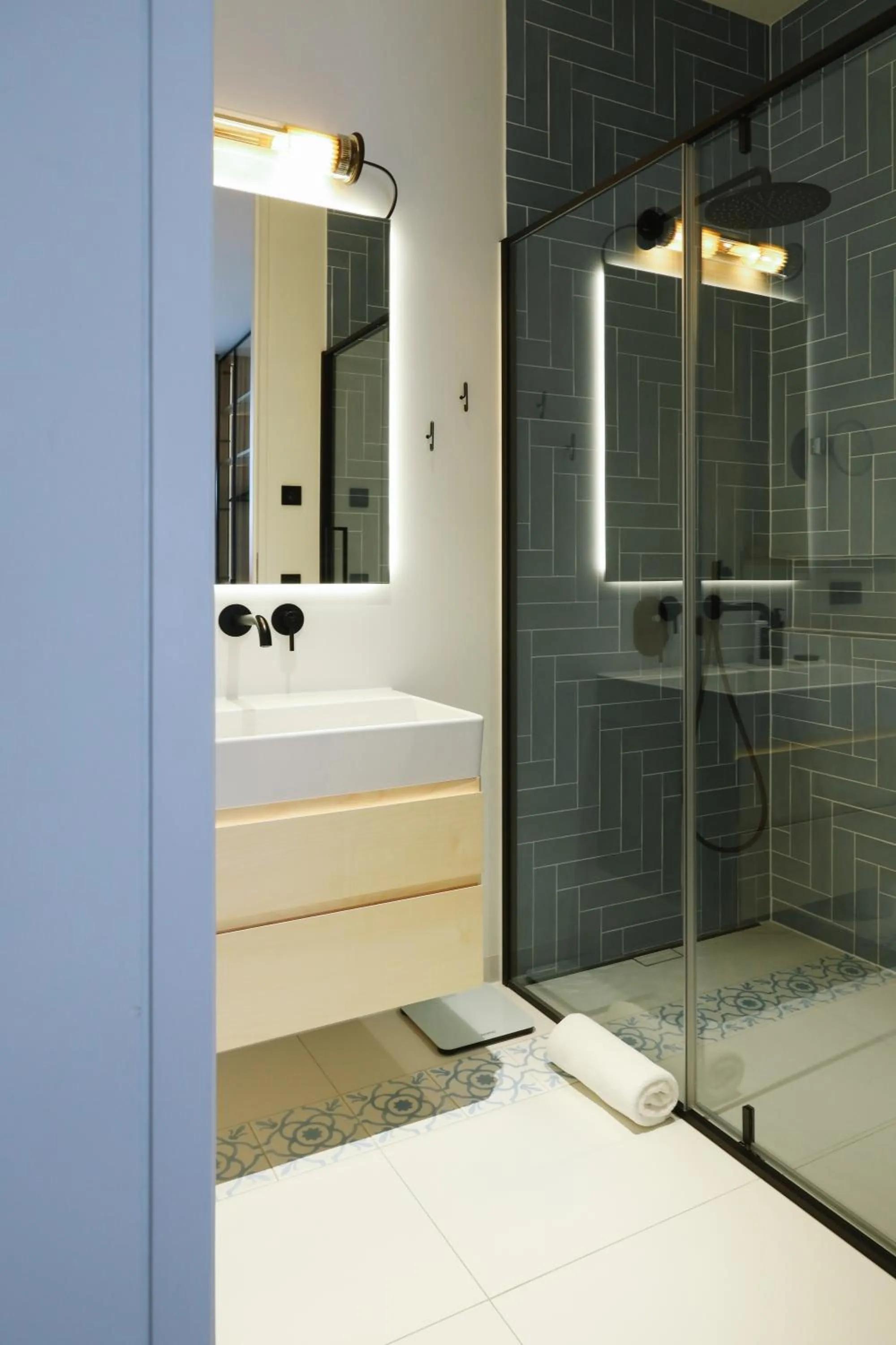 Shower in Mr(s)STiL Design Apartments