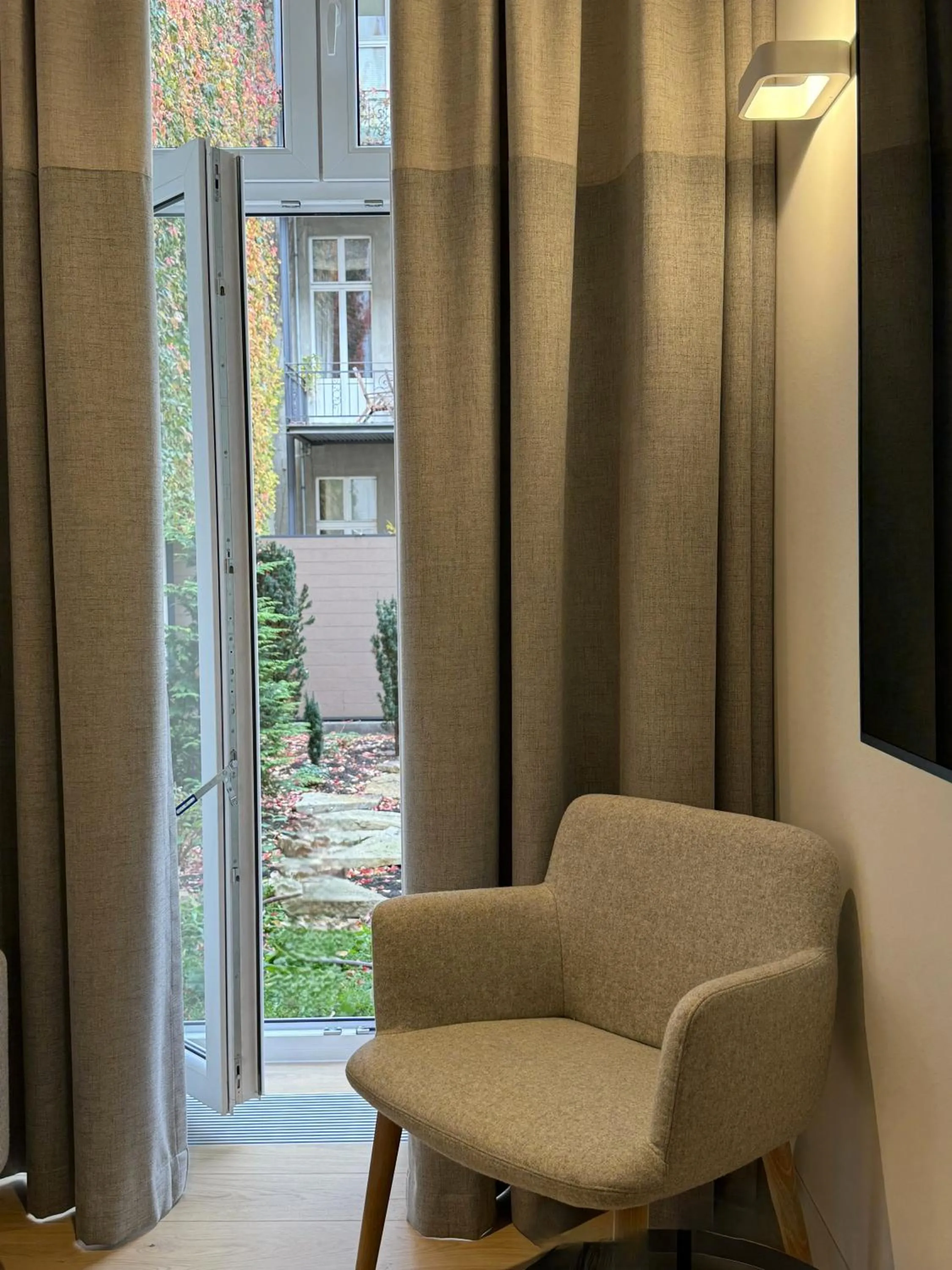 furniture in Mr(s)STiL Design Apartments