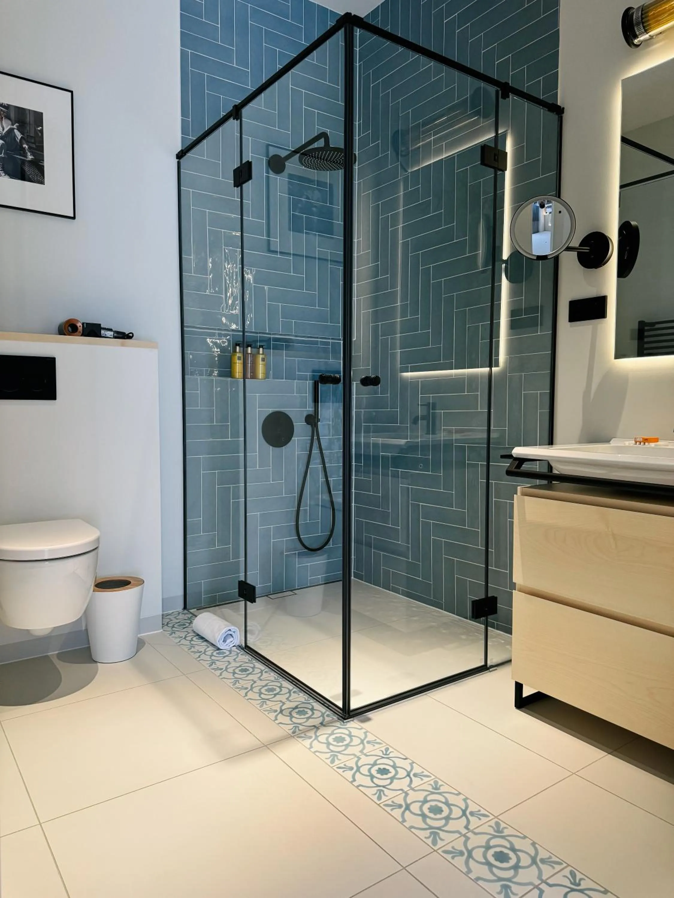 Shower in Mr(s)STiL Design Apartments