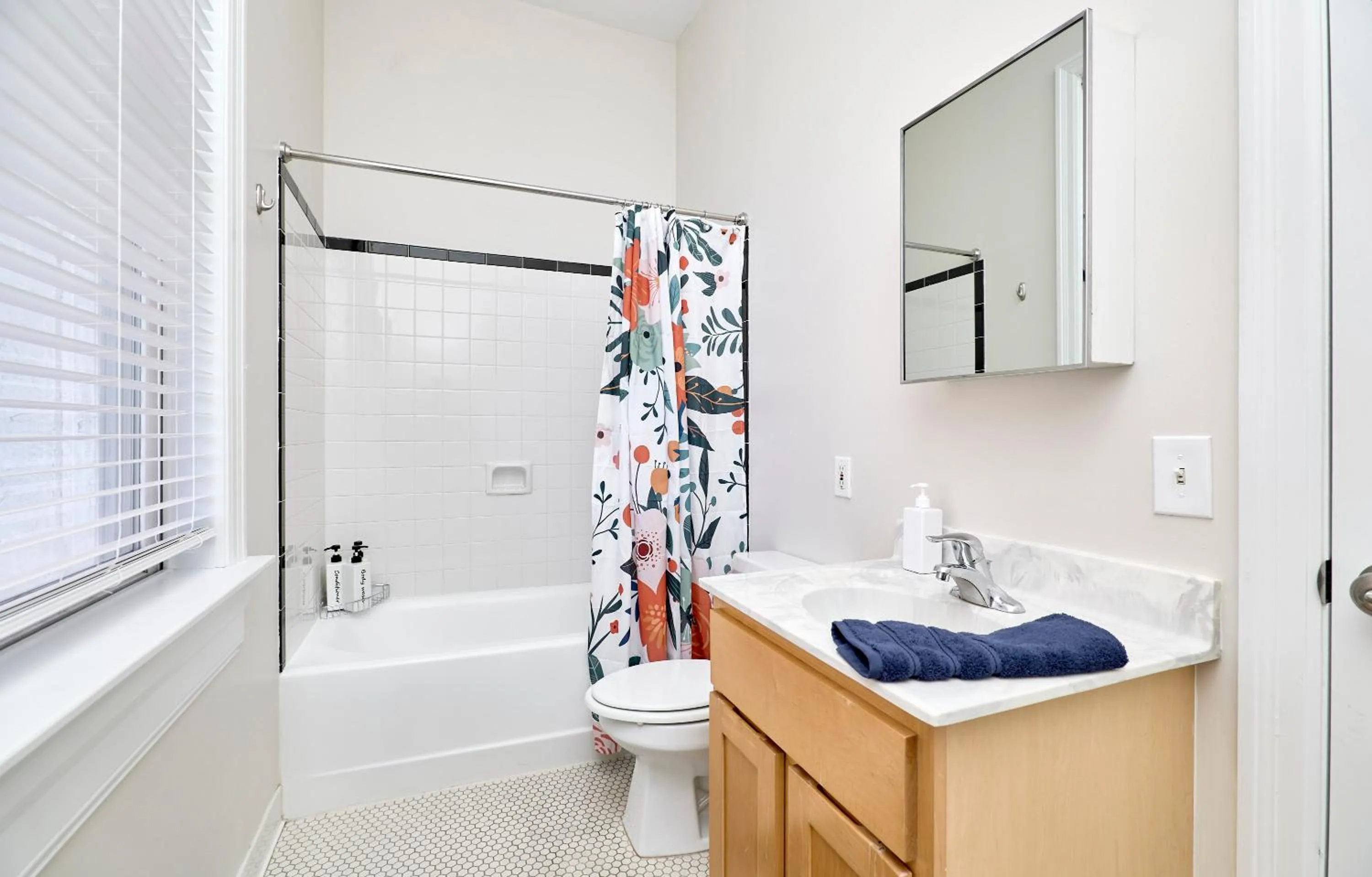 Shower in WhiteHouse at Grand Central