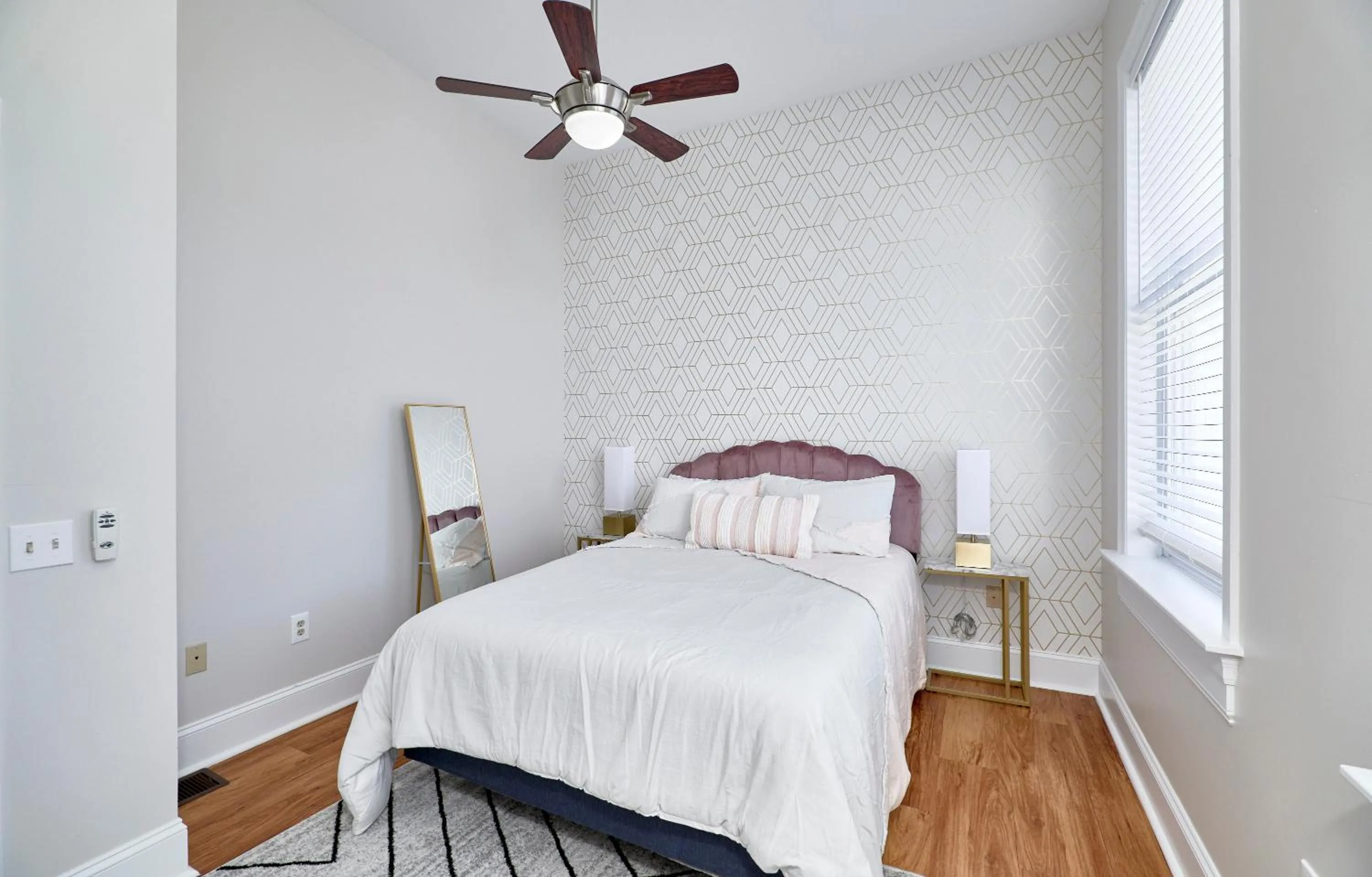 Bed in WhiteHouse at Grand Central