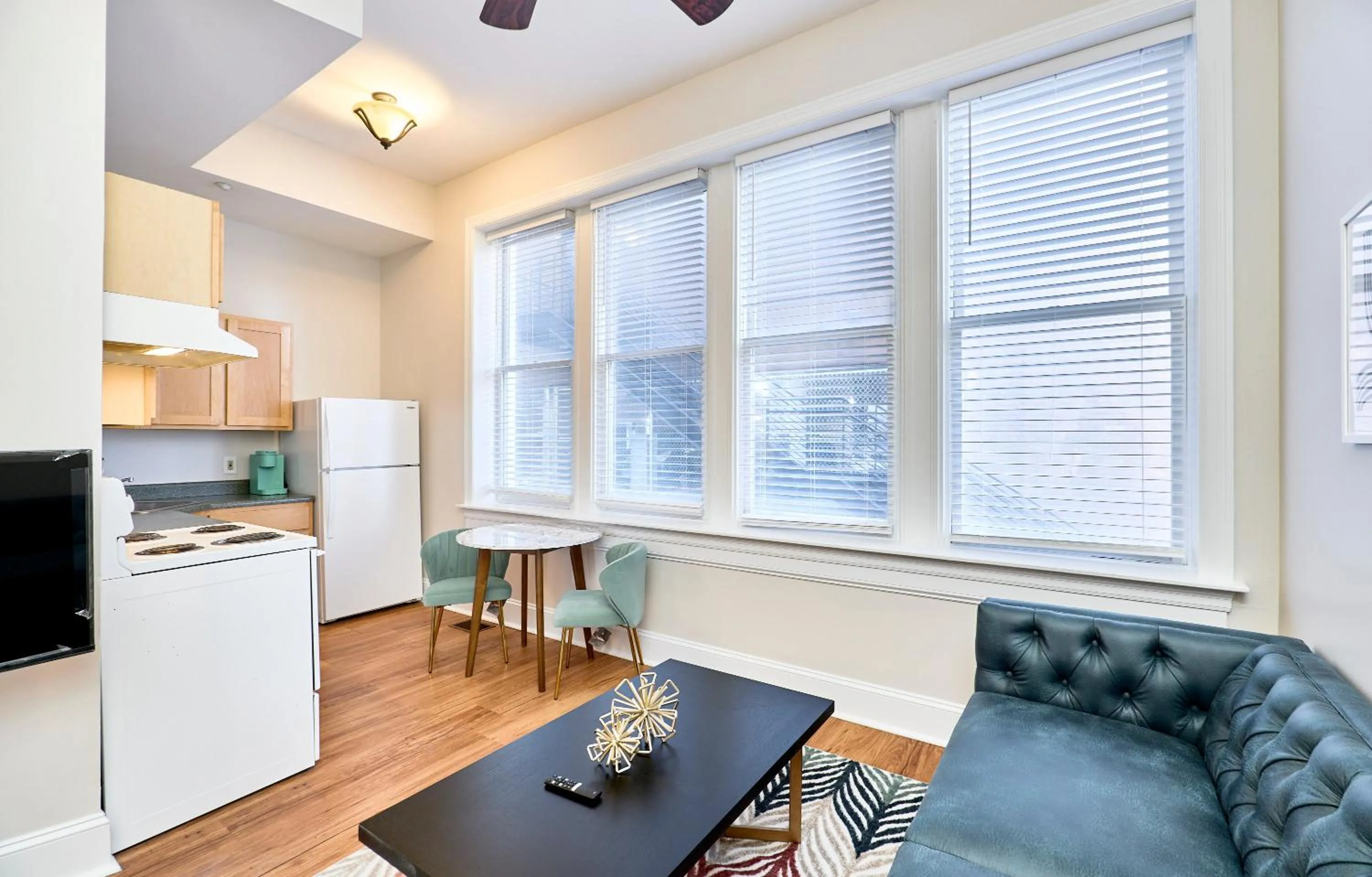 Kitchen or kitchenette in WhiteHouse at Grand Central