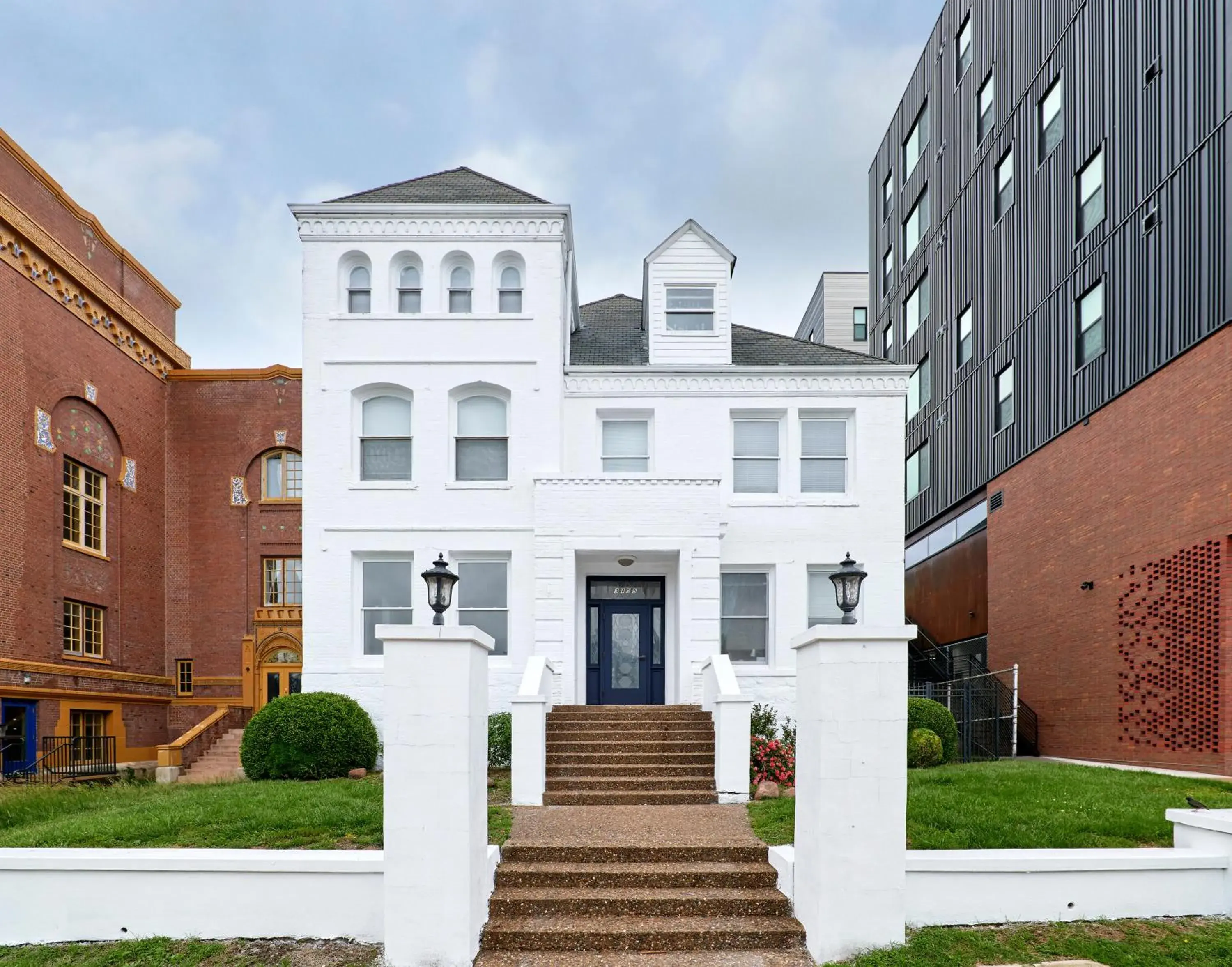 WhiteHouse at Grand Central WhiteHouse at Grand Central