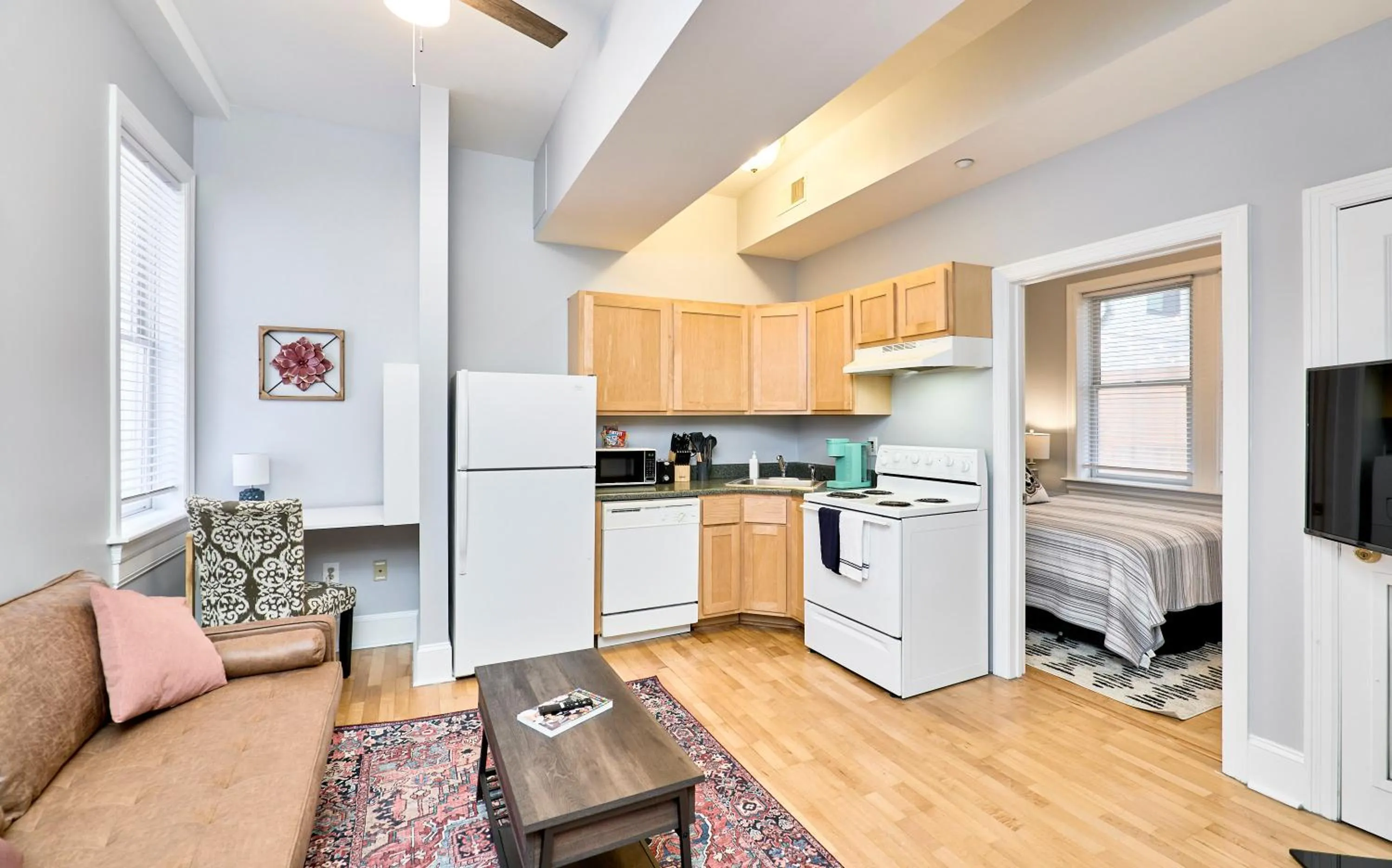 Kitchen or kitchenette in WhiteHouse at Grand Central