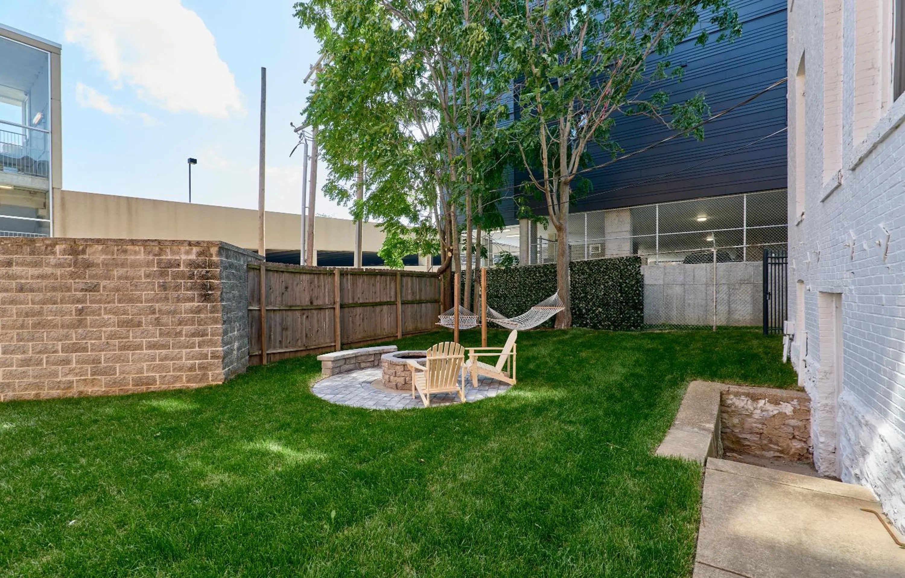 Property building in WhiteHouse at Grand Central