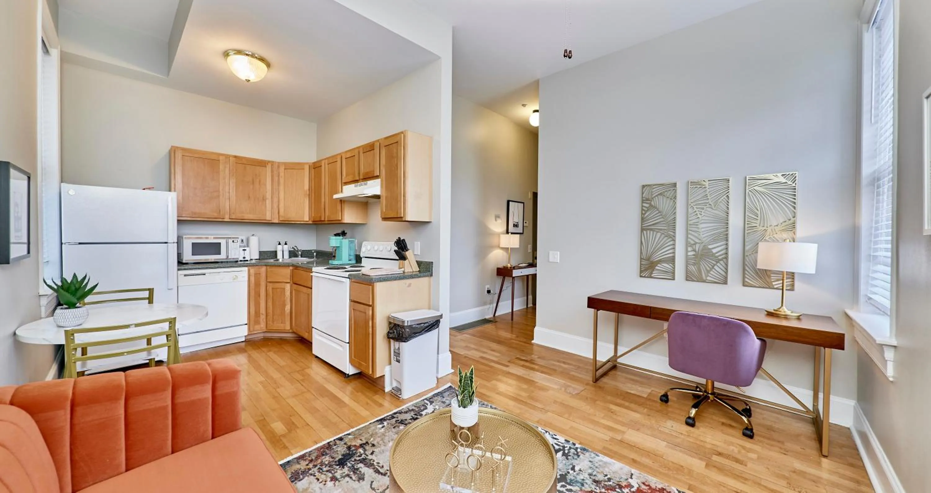 Kitchen or kitchenette in WhiteHouse at Grand Central