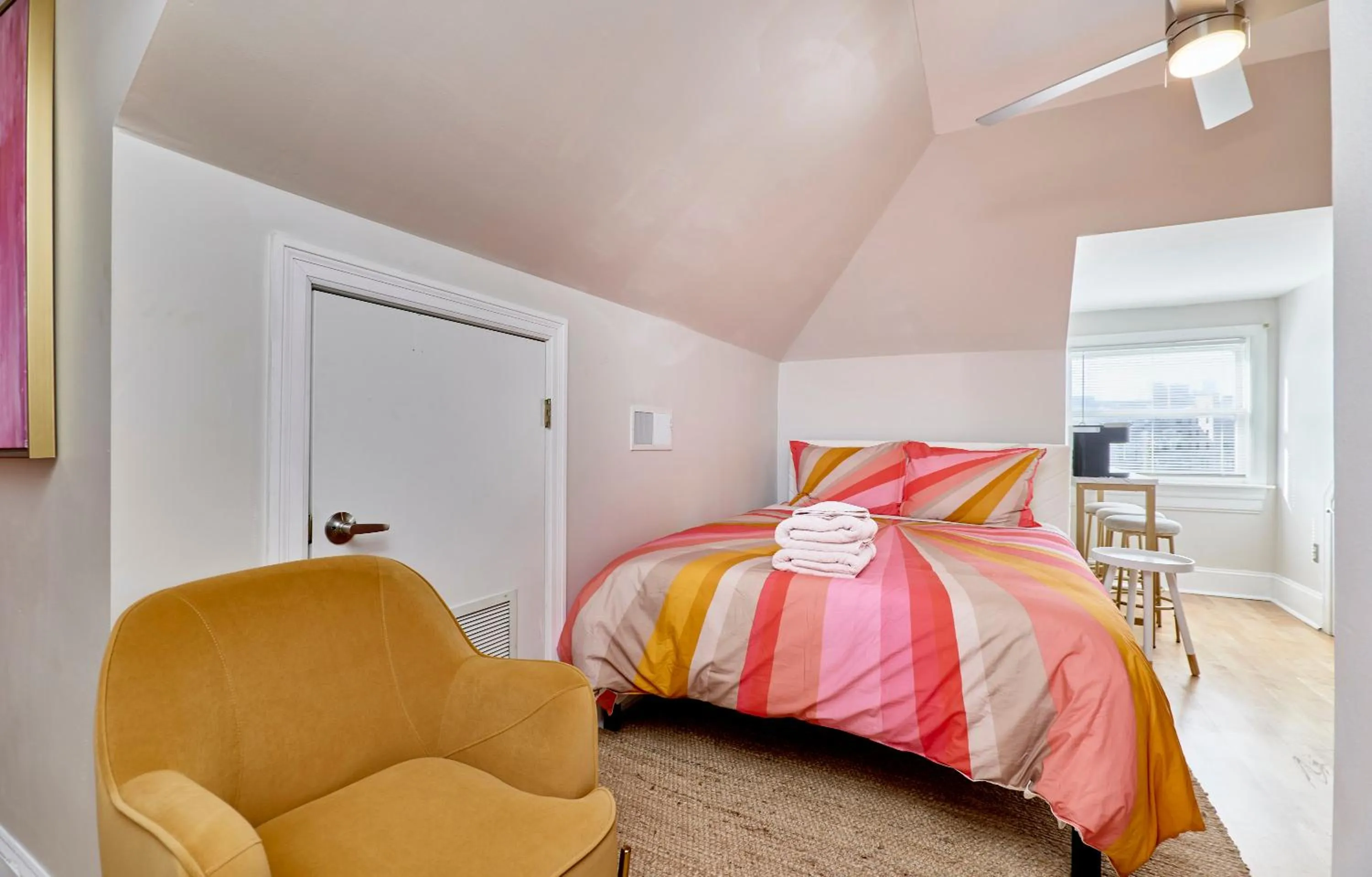 Bed in WhiteHouse at Grand Central