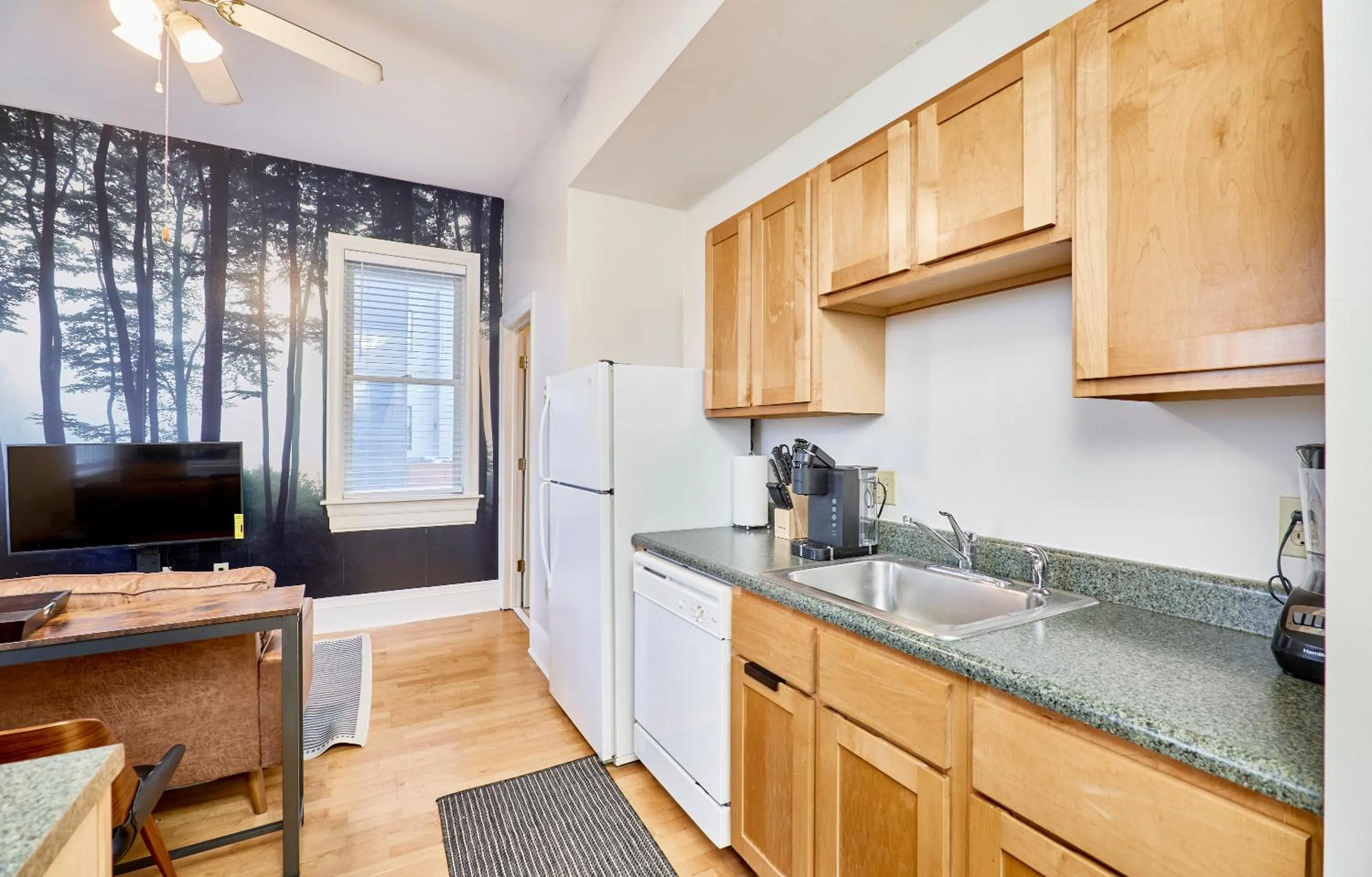 TV and multimedia in WhiteHouse at Grand Central