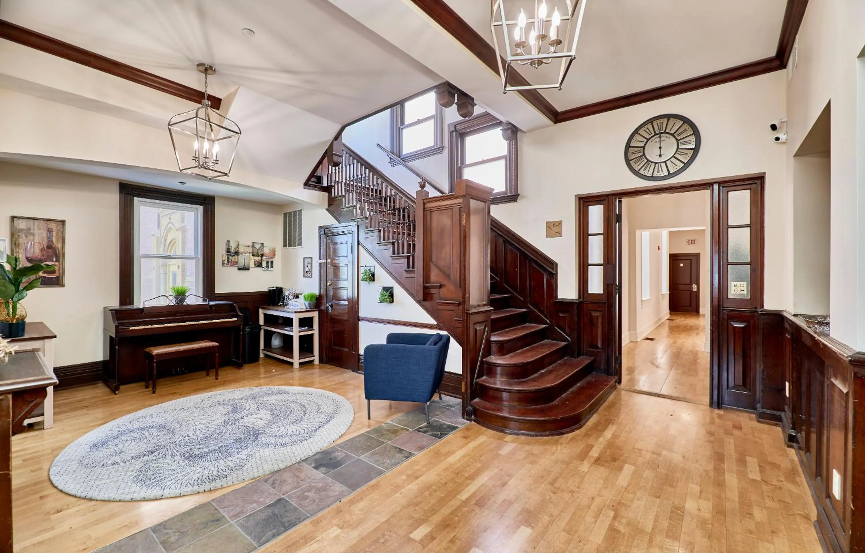 Facade/entrance in WhiteHouse at Grand Central