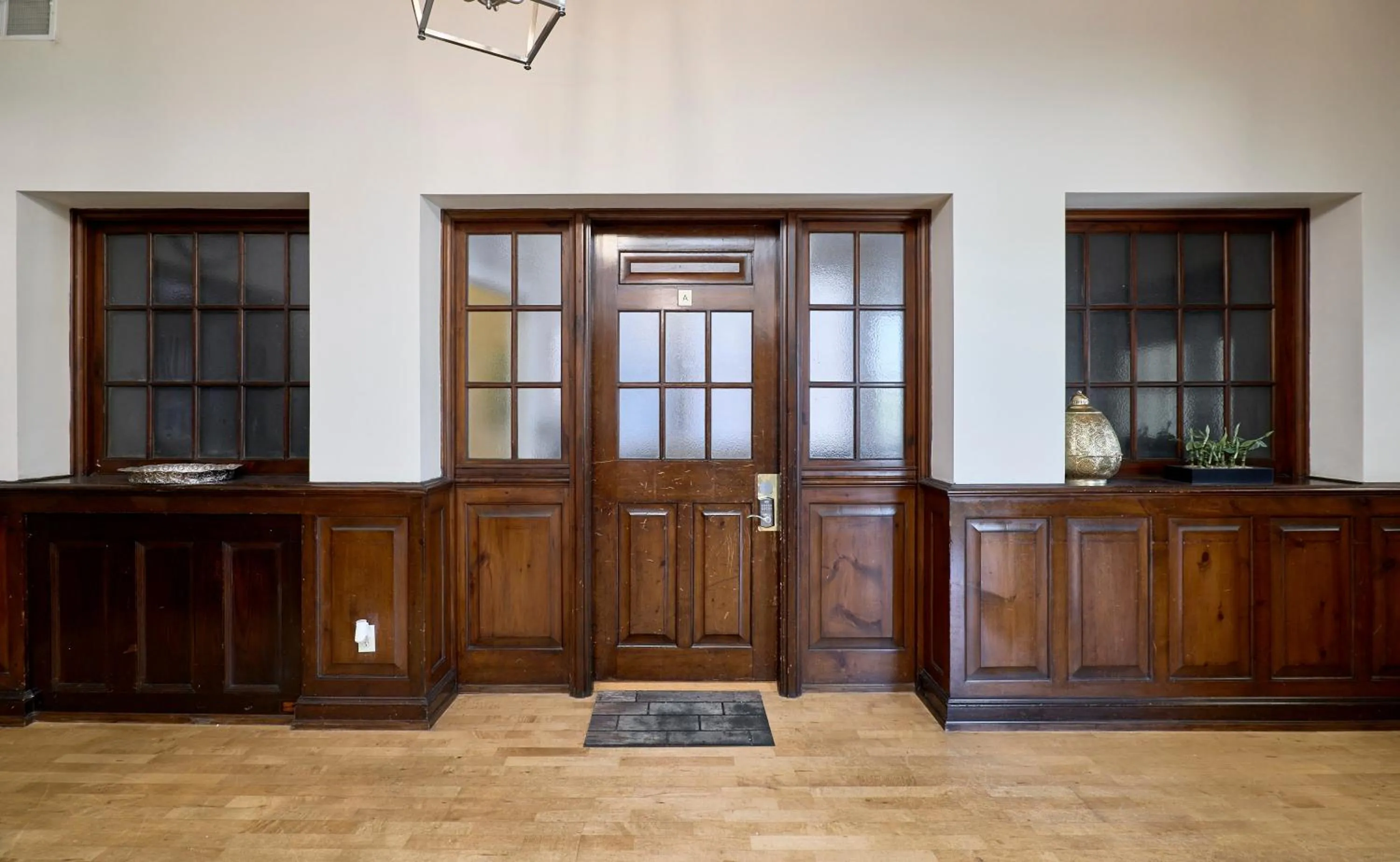 Facade/entrance in WhiteHouse at Grand Central