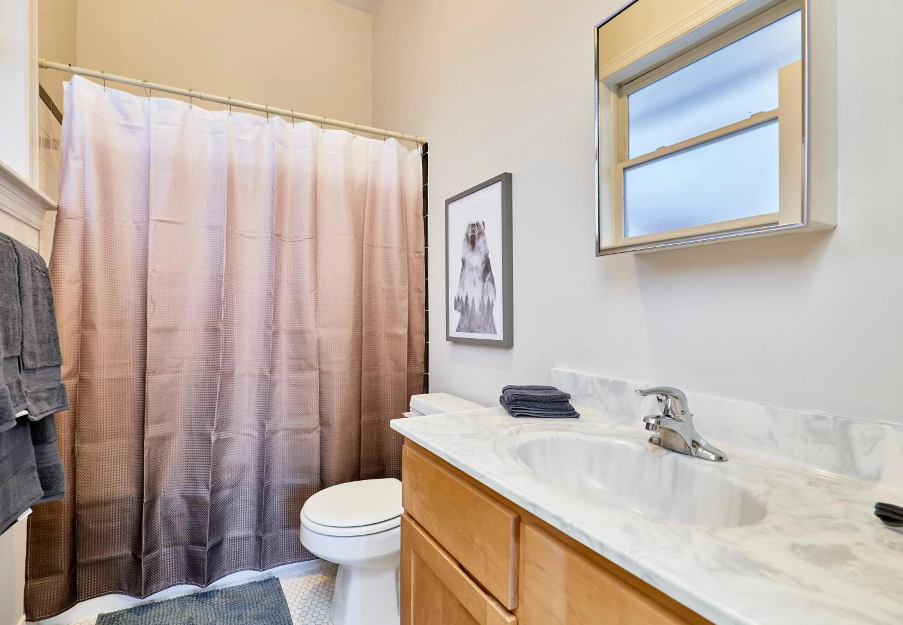 Shower in WhiteHouse at Grand Central