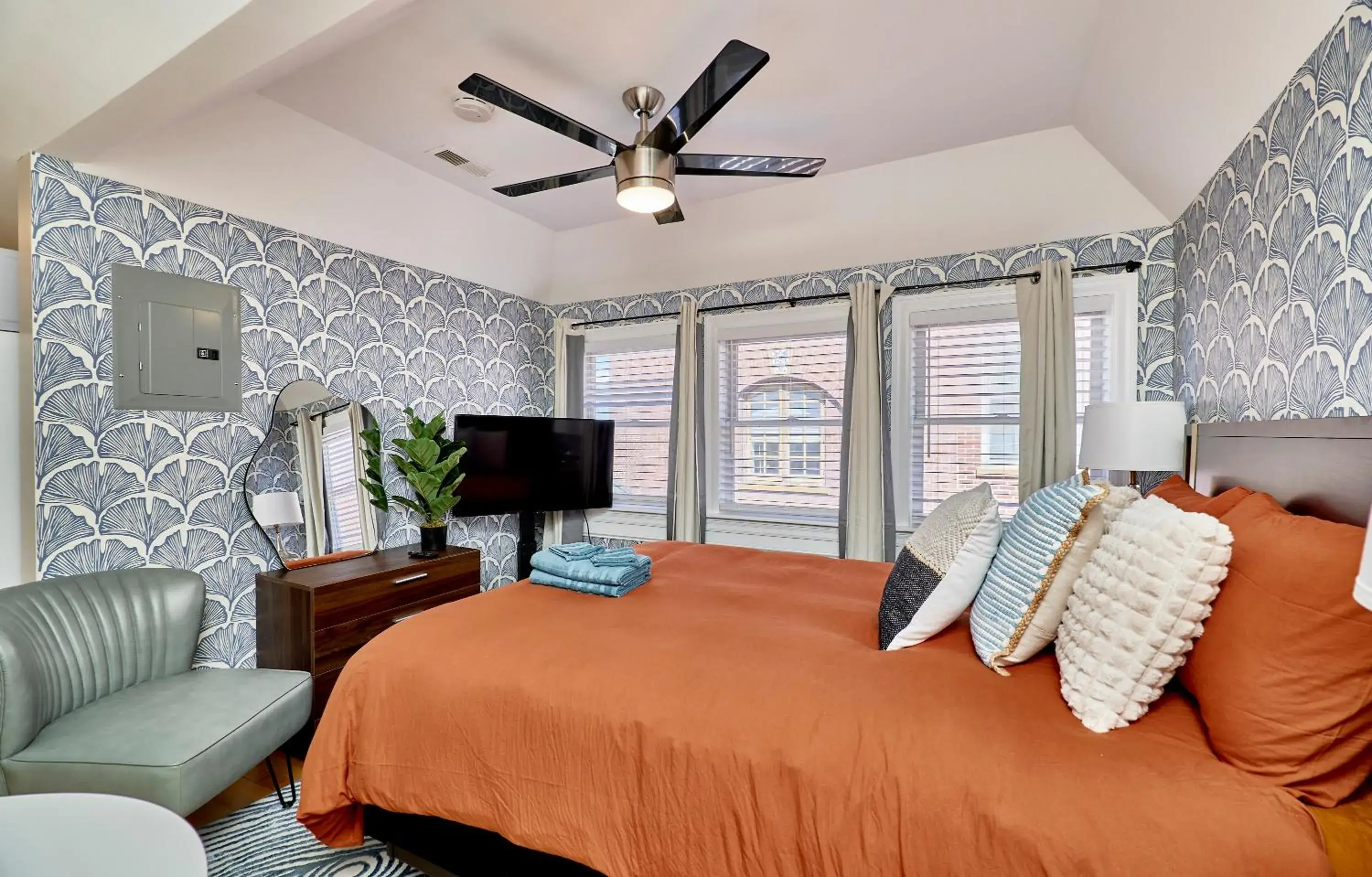 Queen Studio in WhiteHouse at Grand Central Queen Studio in WhiteHouse at Grand Central