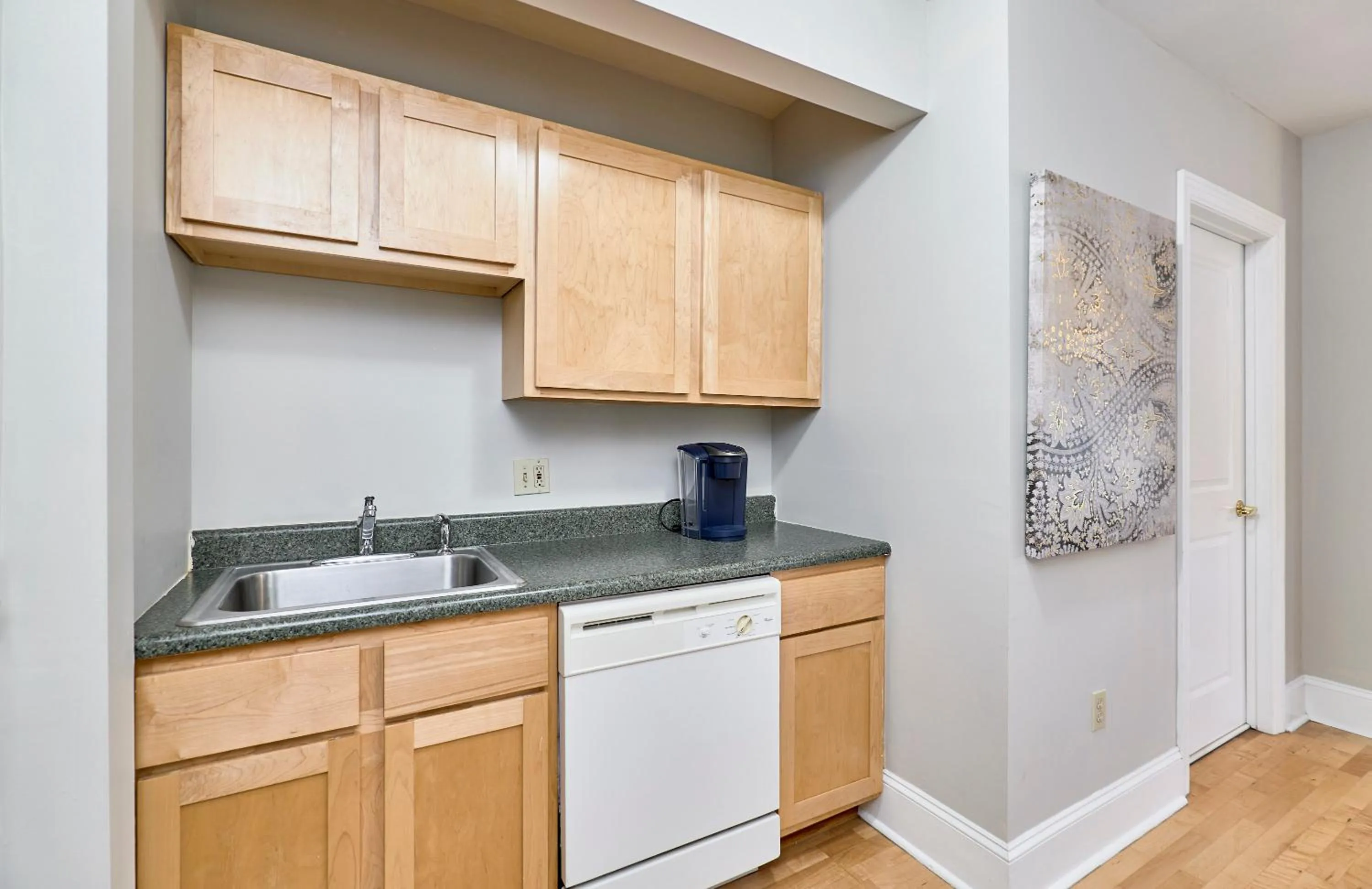 Kitchen or kitchenette in WhiteHouse at Grand Central