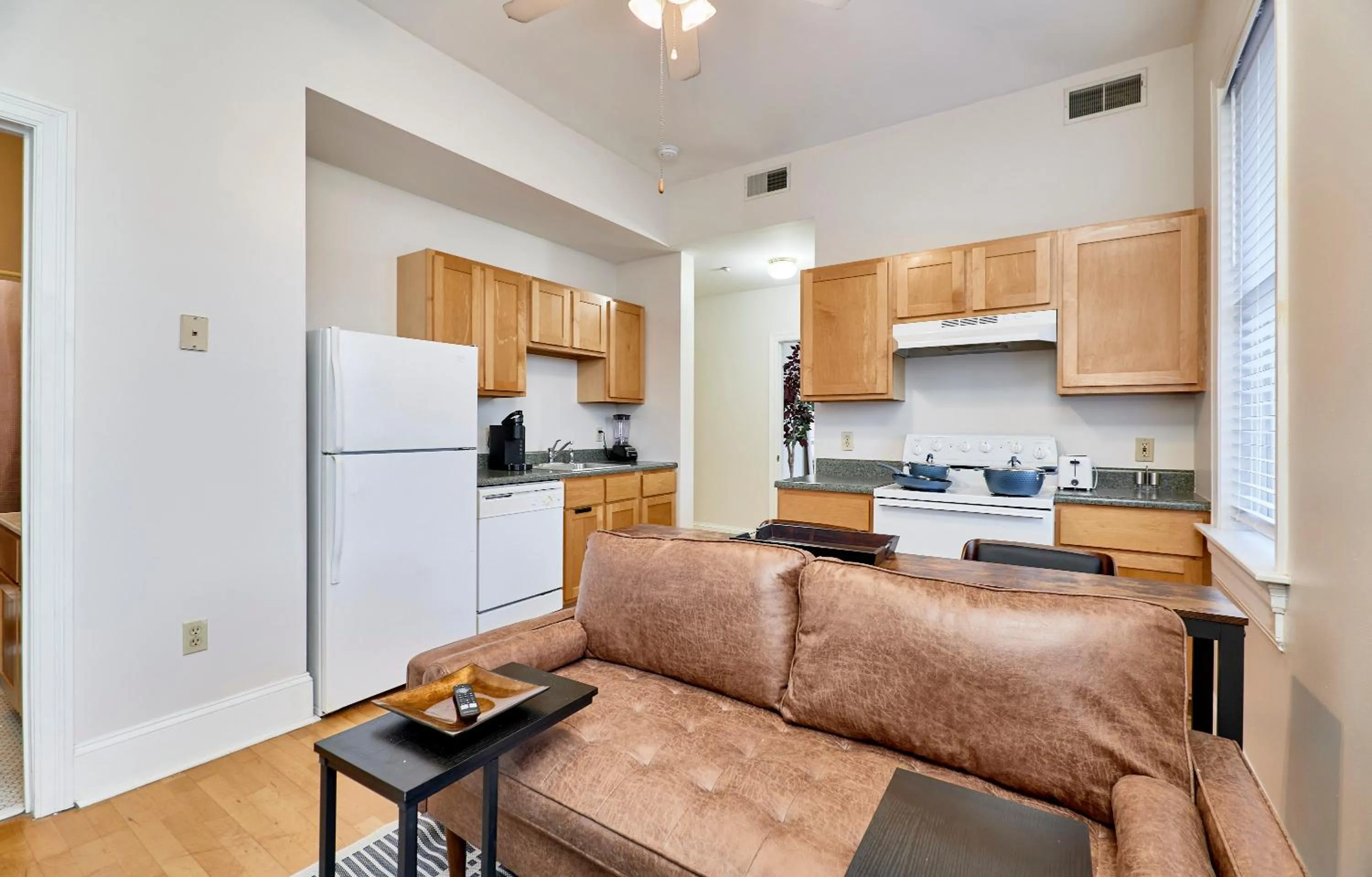 Kitchen or kitchenette in WhiteHouse at Grand Central