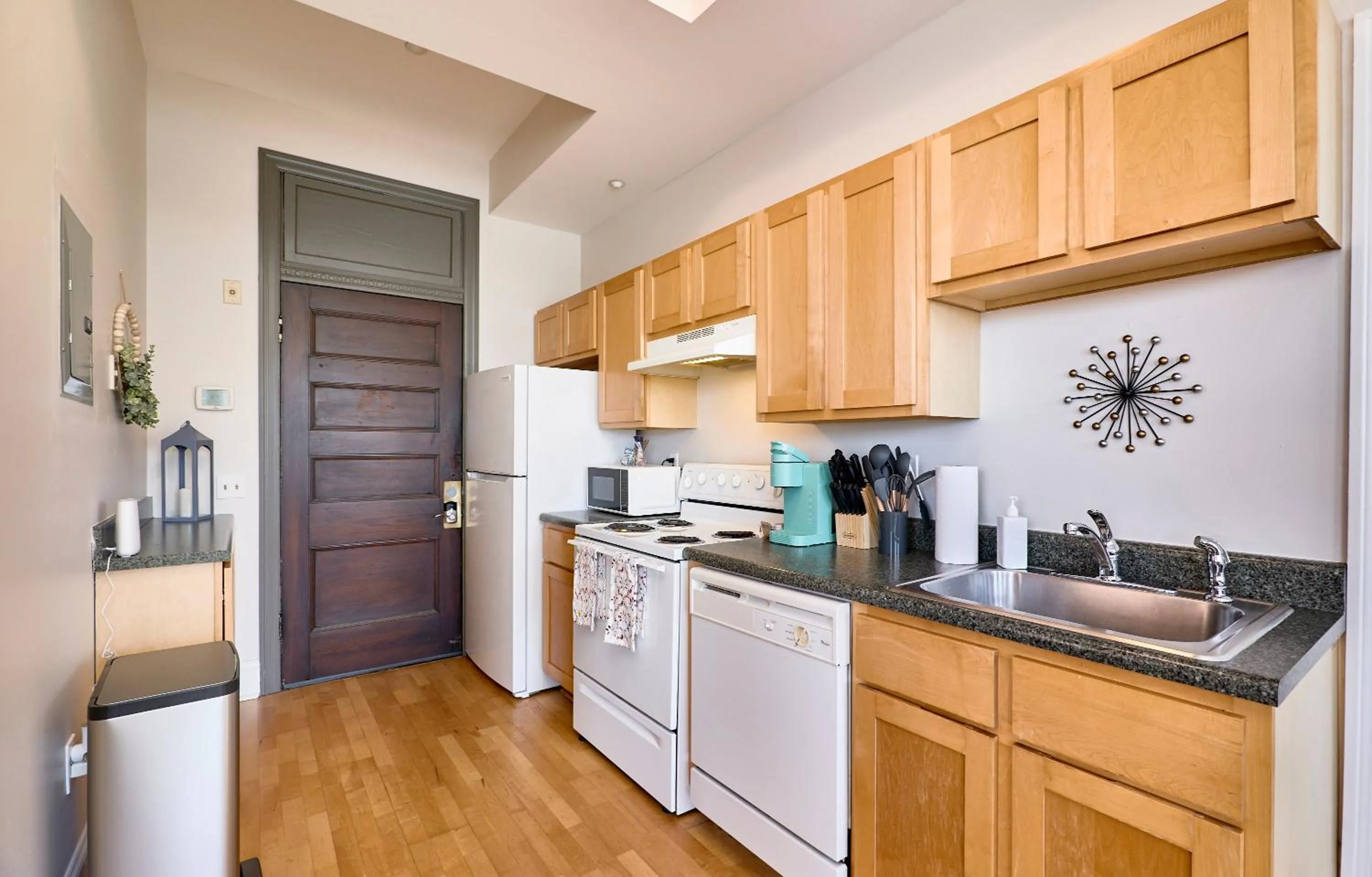 Kitchen or kitchenette in WhiteHouse at Grand Central