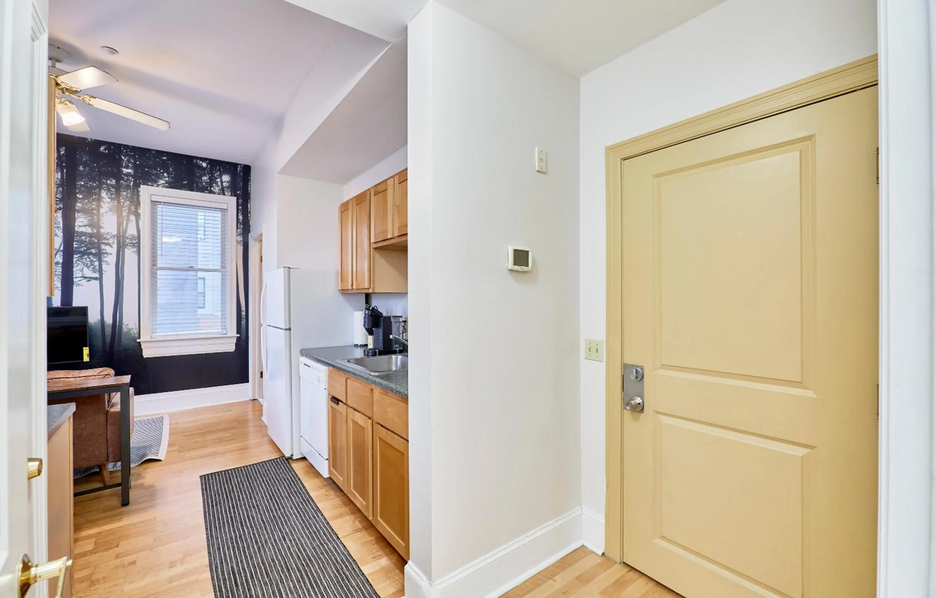 Kitchen or kitchenette in WhiteHouse at Grand Central