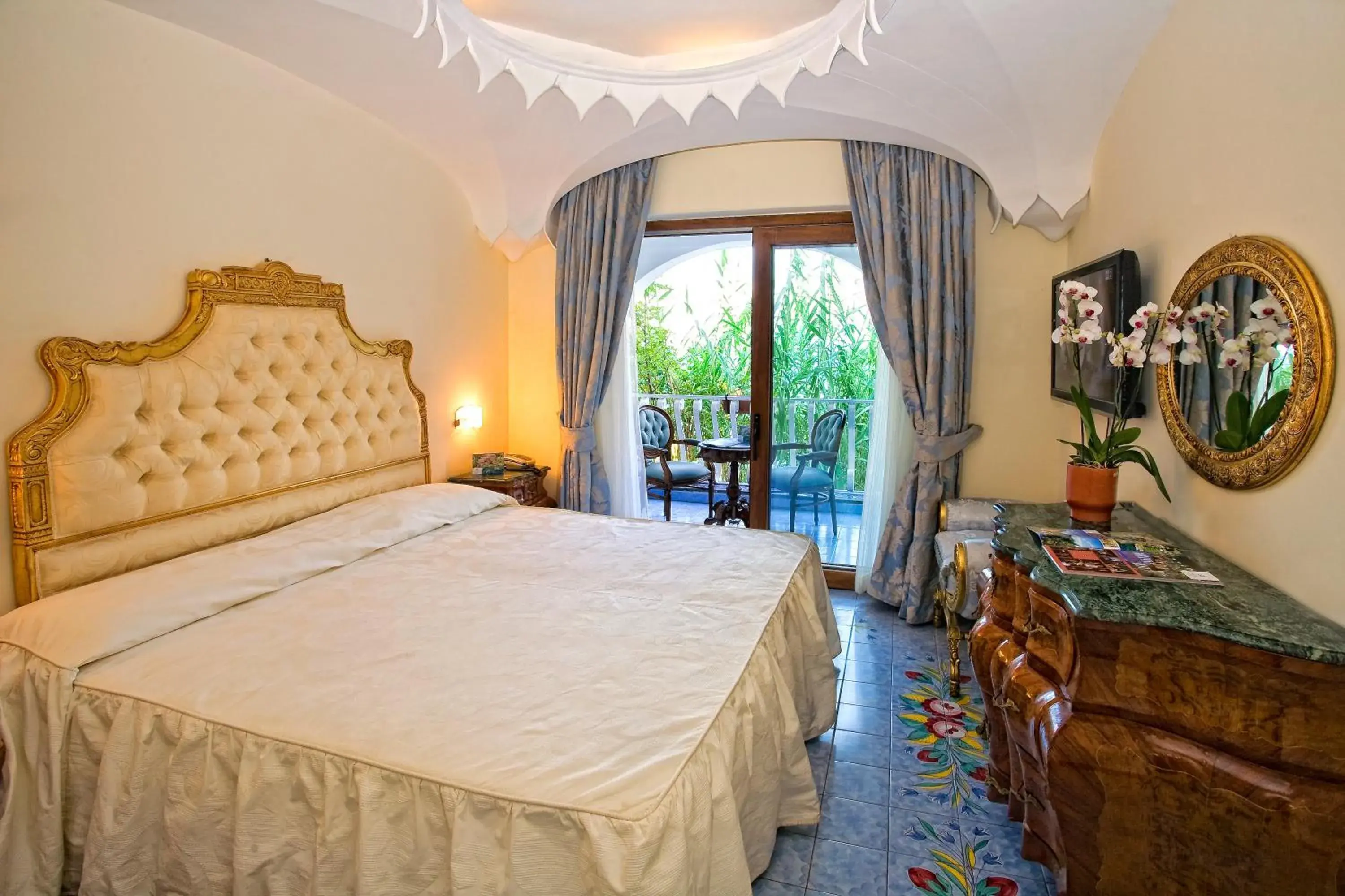 Suite in Strand Hotel Delfini Suite in Strand Hotel Delfini