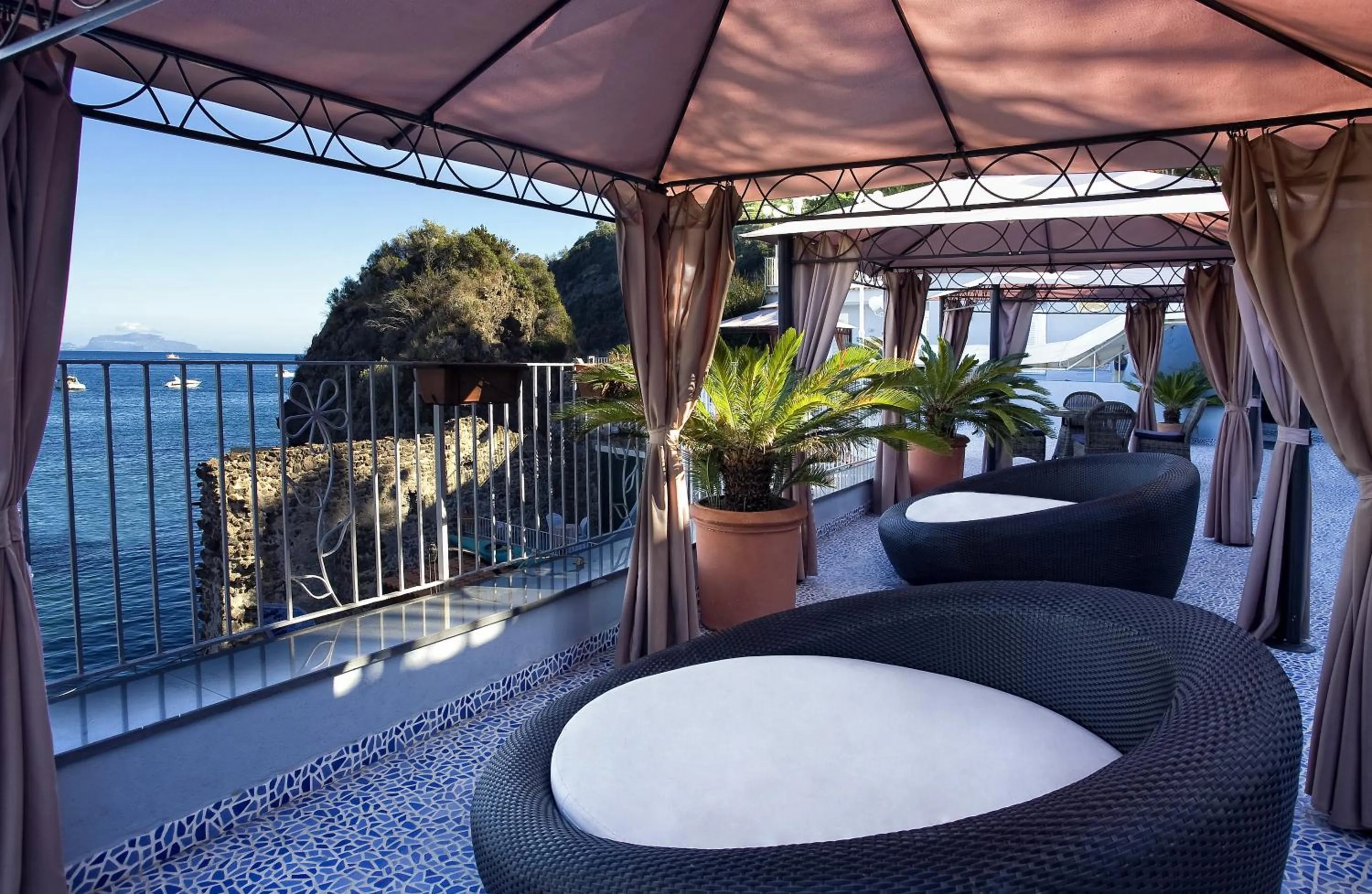 Patio in Strand Hotel Delfini