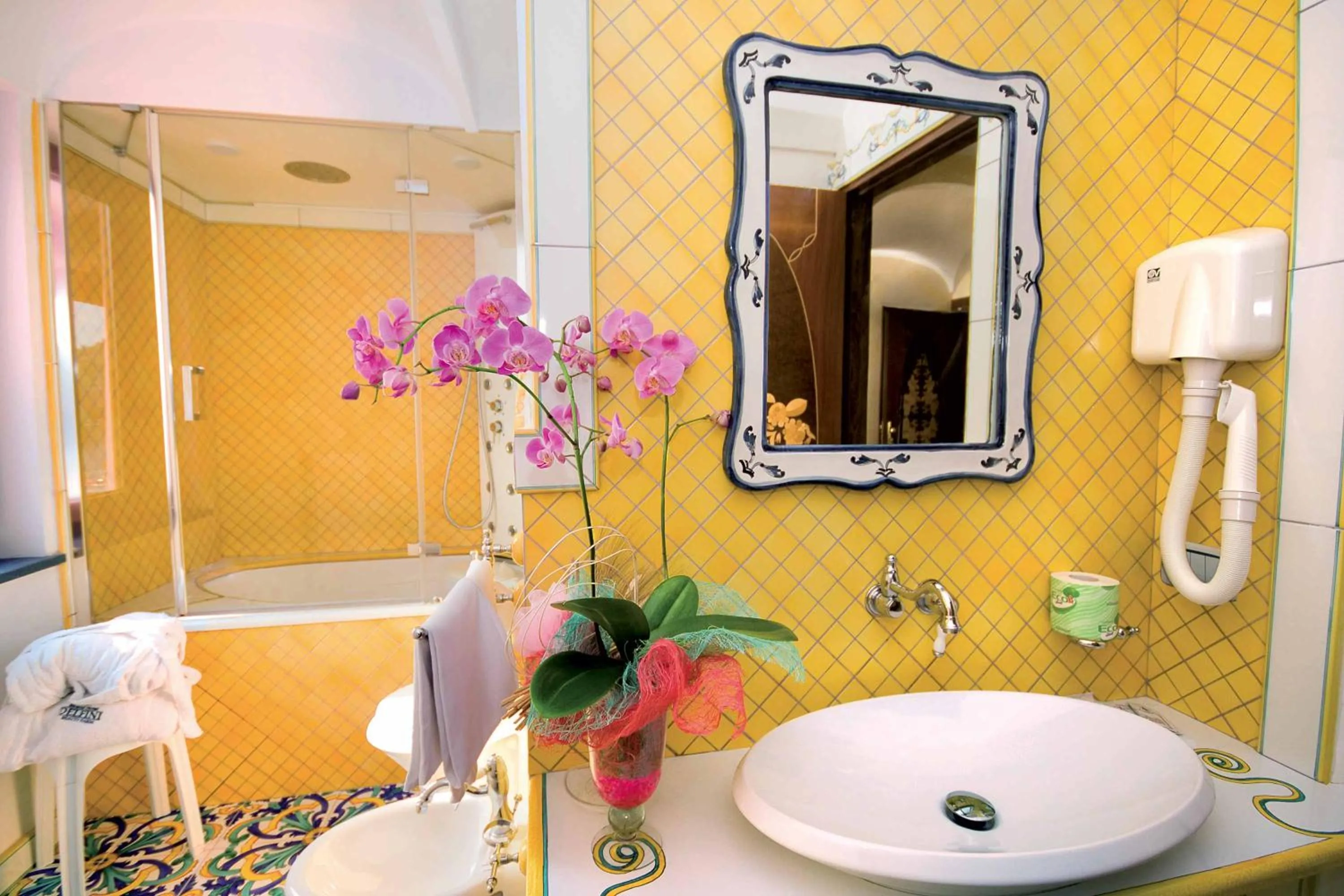 Bathroom in Strand Hotel Delfini