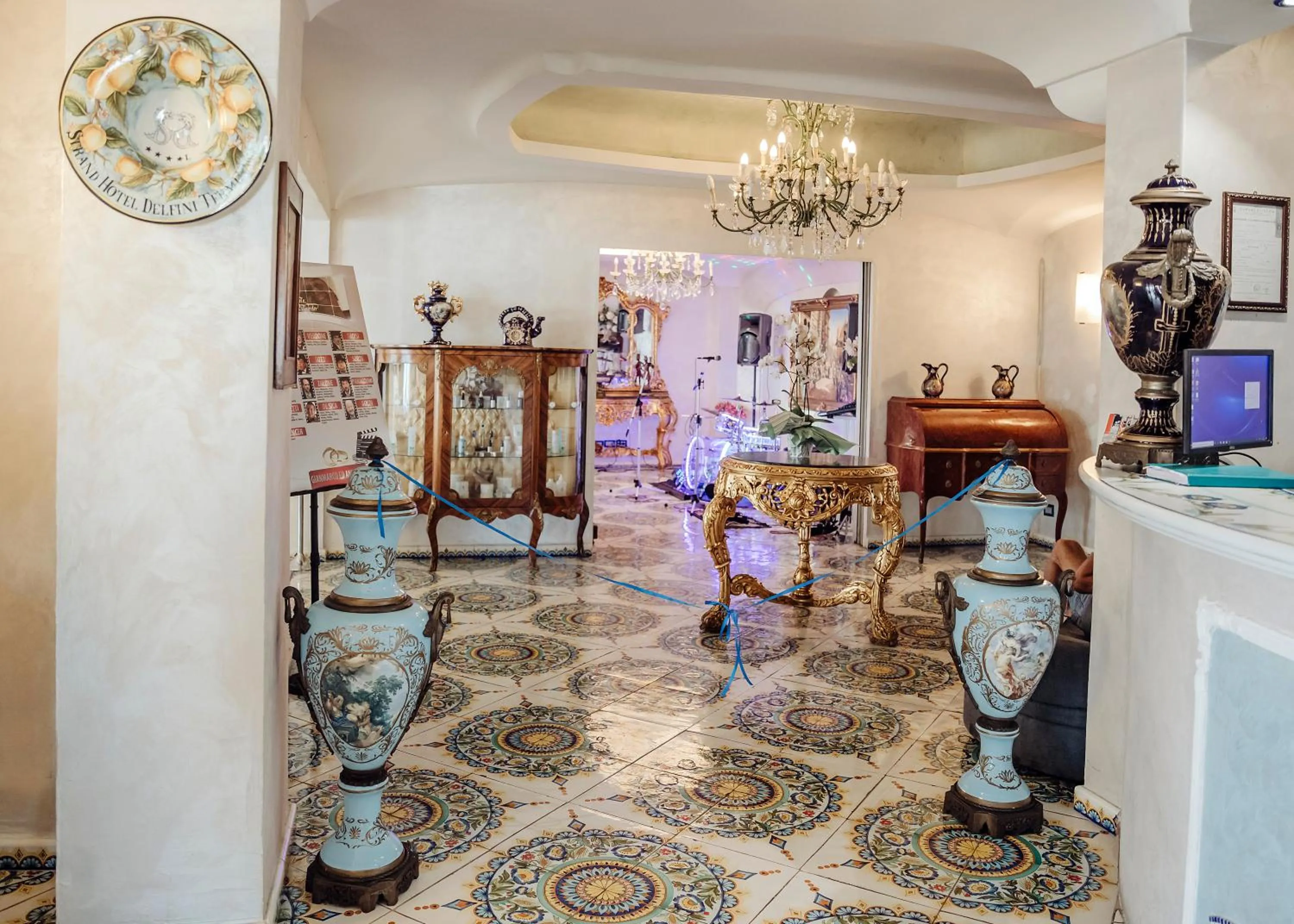 Decorative detail in Strand Hotel Delfini